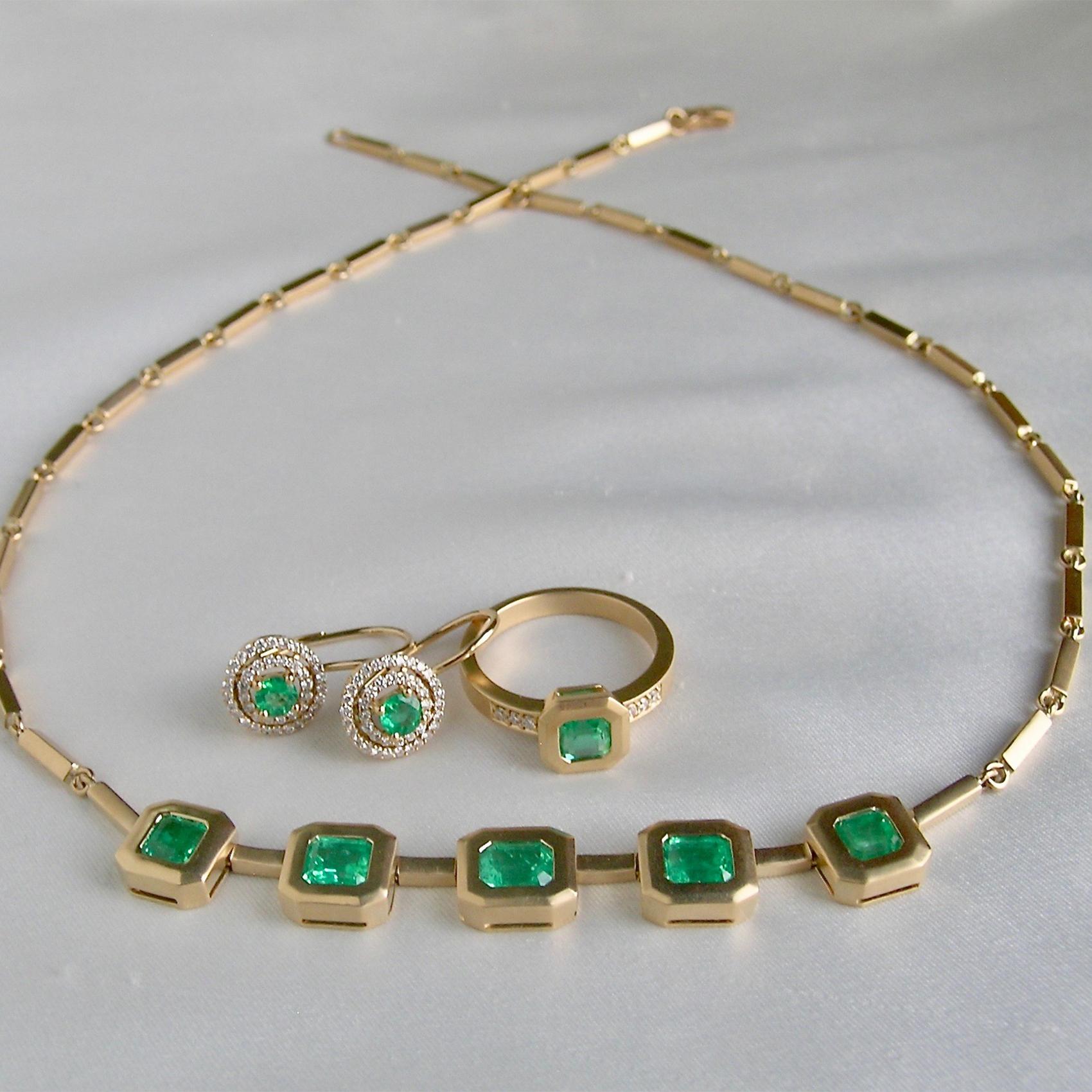 A total of 4.05cts of beautifully matched, Colombian Emeralds are used in this gorgeous necklace.  Everyday, wearable luxury at its finest.  The emeralds are of assorted shapes, creating a unique and one of a kind necklace.  The stones are of