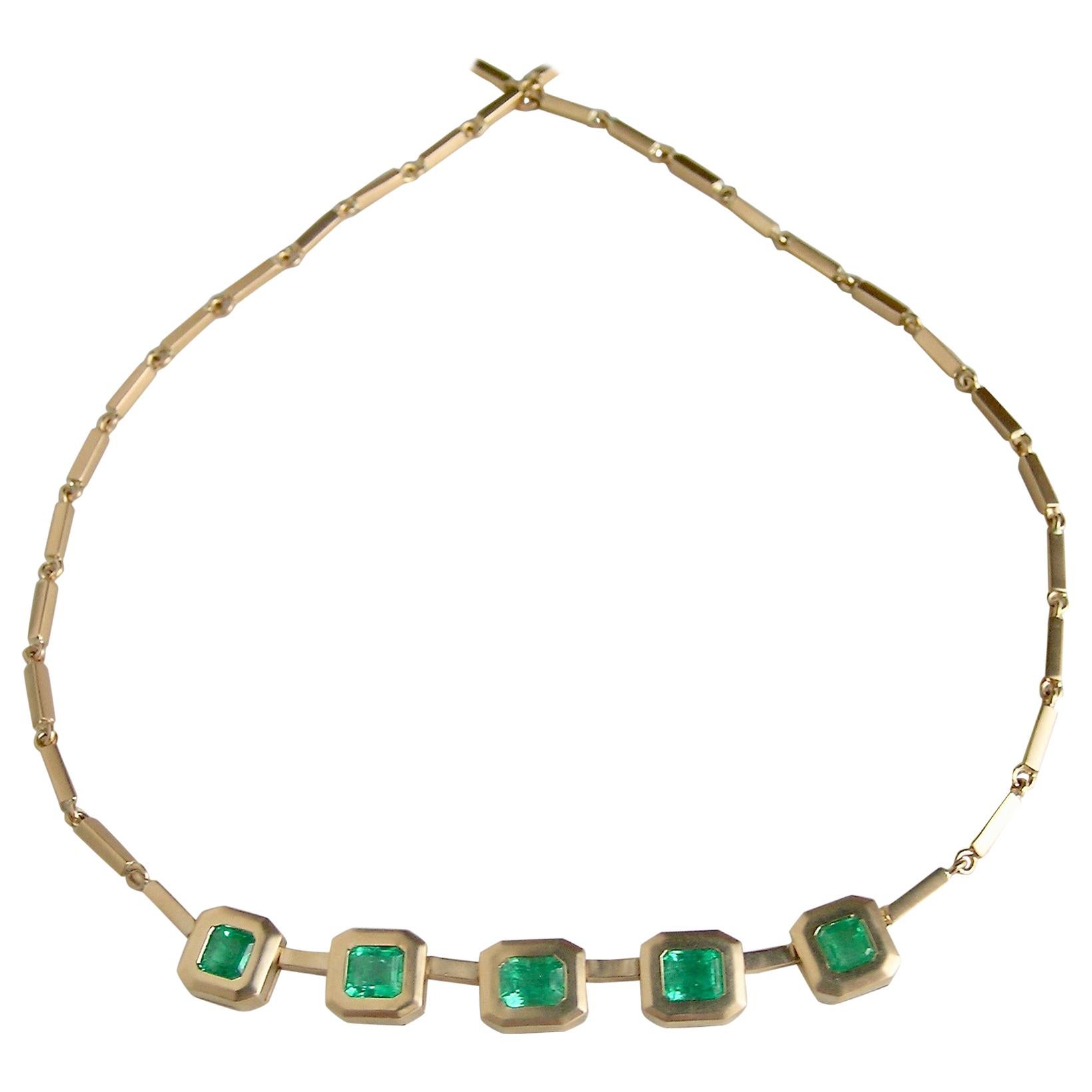 18 Karat Gold and Colombian Emerald Necklace For Sale