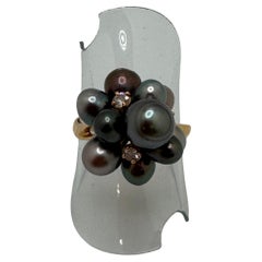 Anello cocktail con perle grigie e diamanti 18 carati