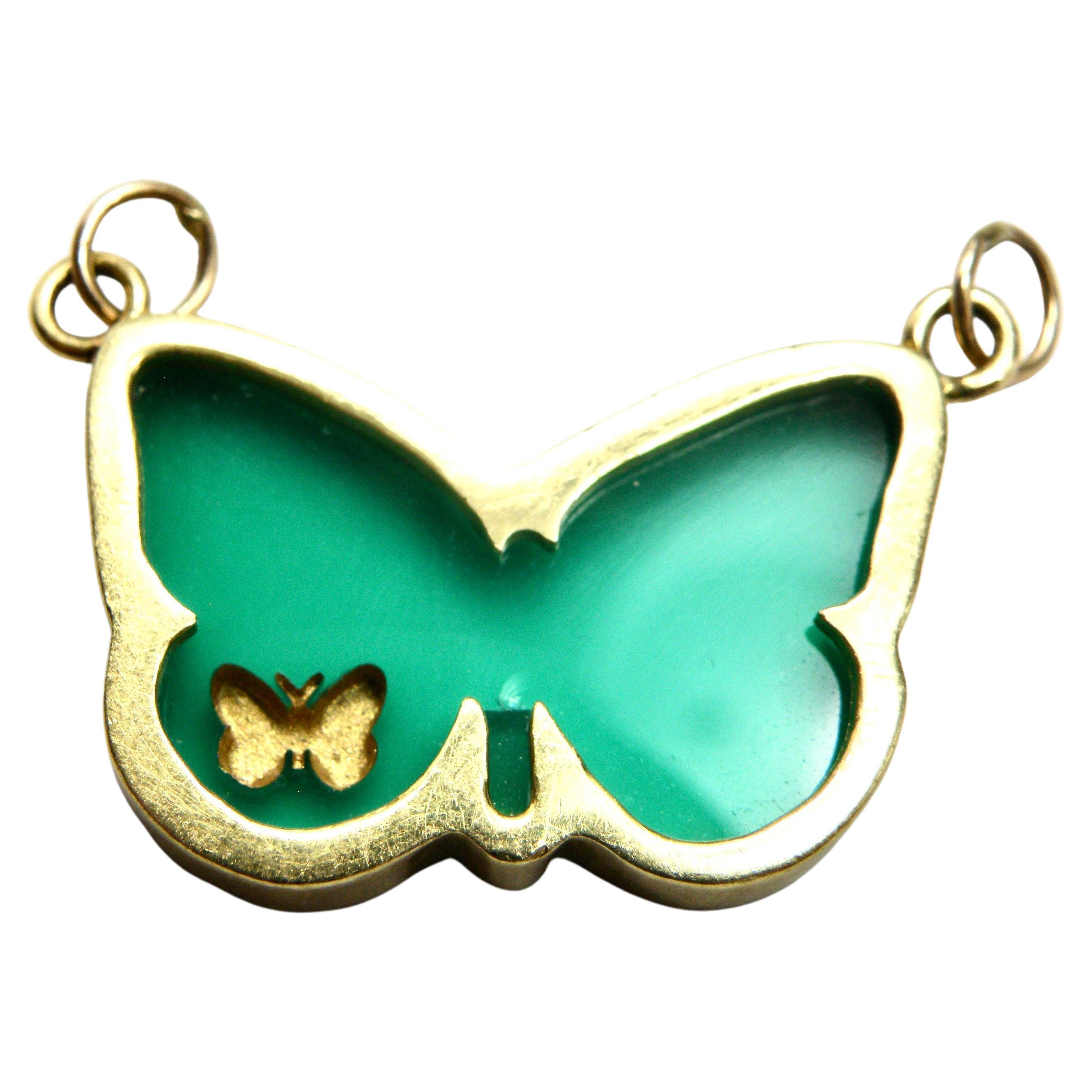 18K Green Agate Butterfly Pendant For Sale