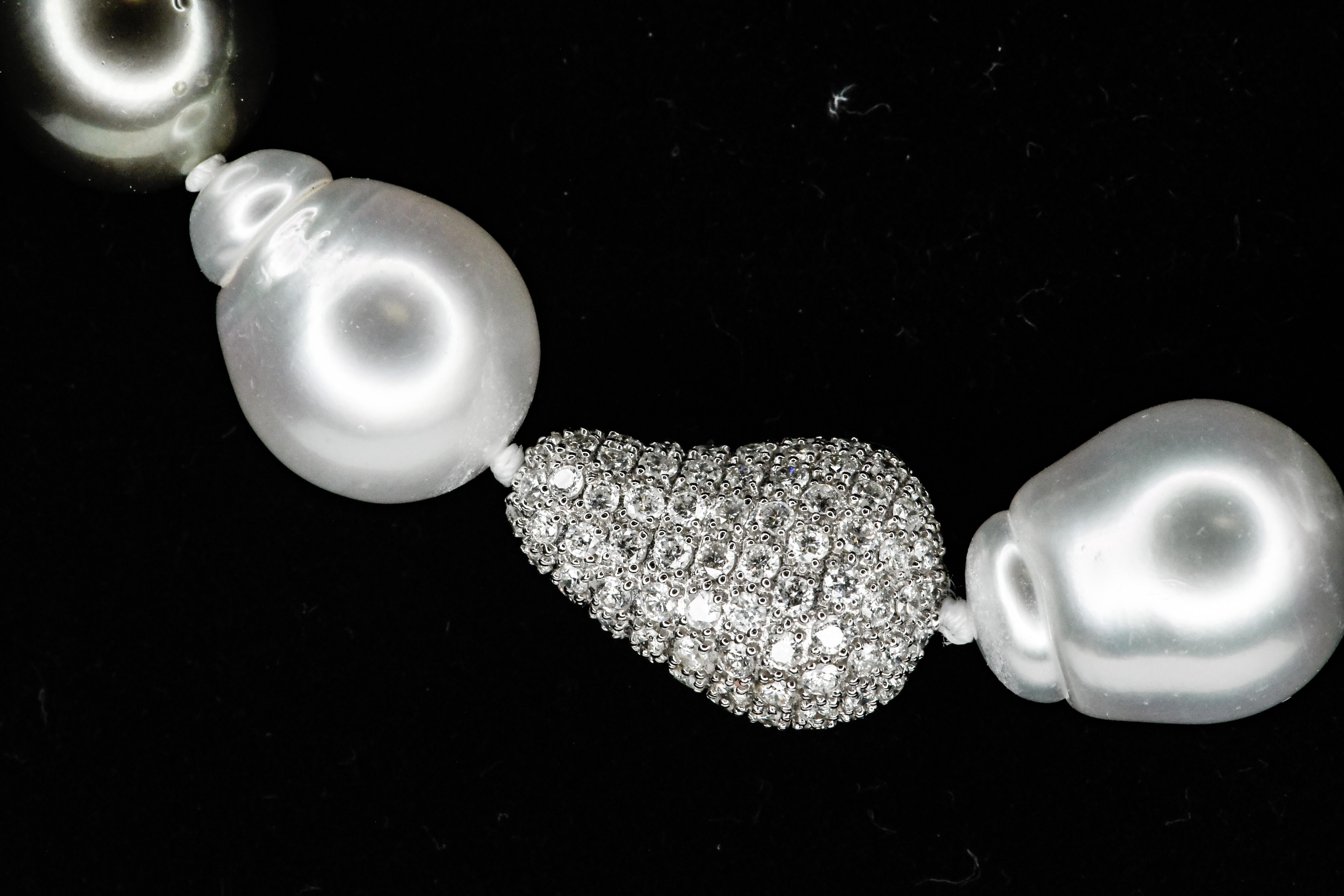 Round Cut 14K Grey Black and White Lustrous Baroque Pearls with Diamond Encrusted Spacers For Sale