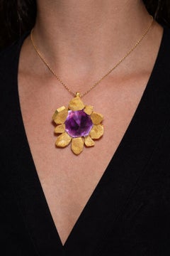 Ciondolo a forma di fiore con ametista di Grima 18K