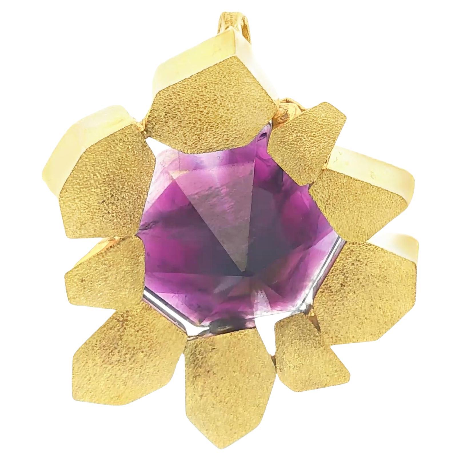 Pendentif fleur texturée en améthyste Grima 18K en vente