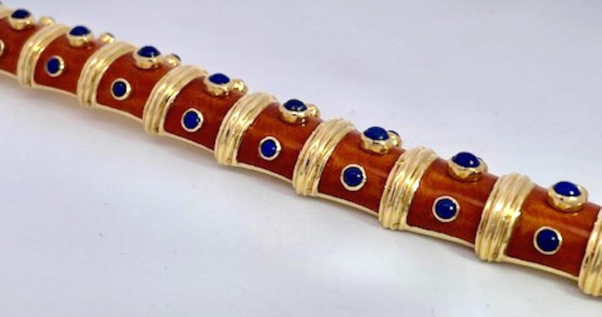 Contemporaneo Bracciale con smalto guilloché 18 carati e inserti in lapislazzuli in vendita