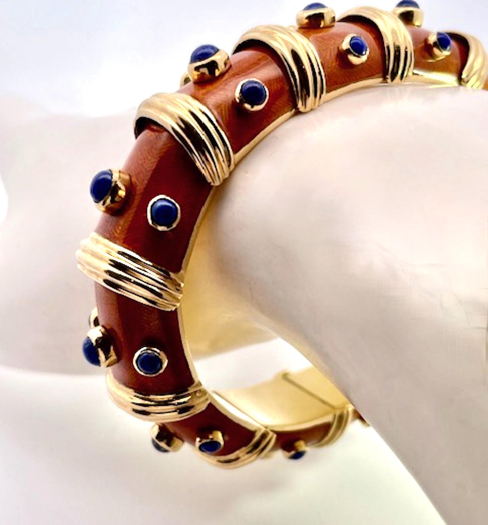 Bracciale con smalto guilloché 18 carati e inserti in lapislazzuli in vendita 3