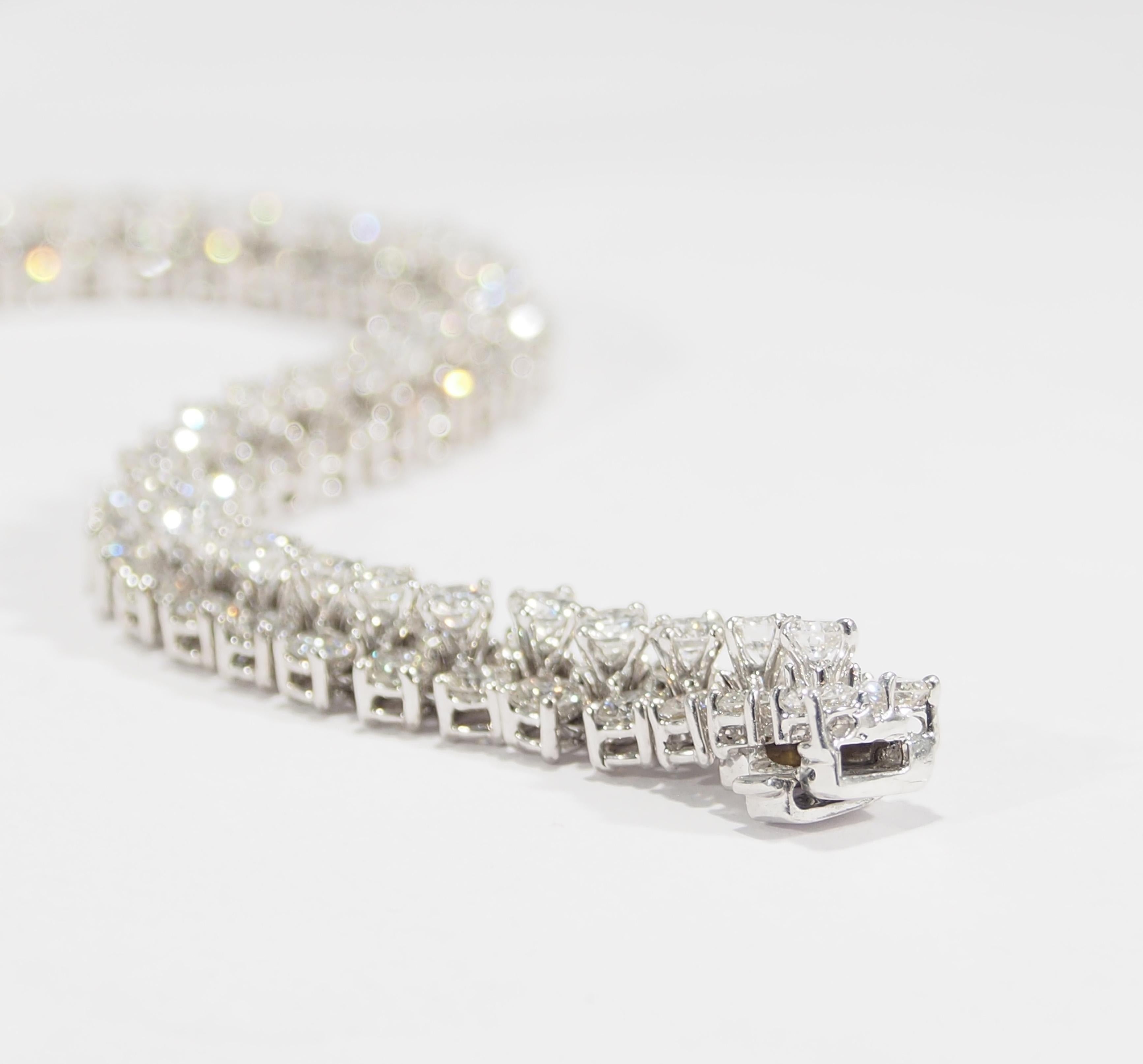 18 Karat Hammerman Brothers Diamond Tennis Bracelet White Gold 12.69 Carat 1