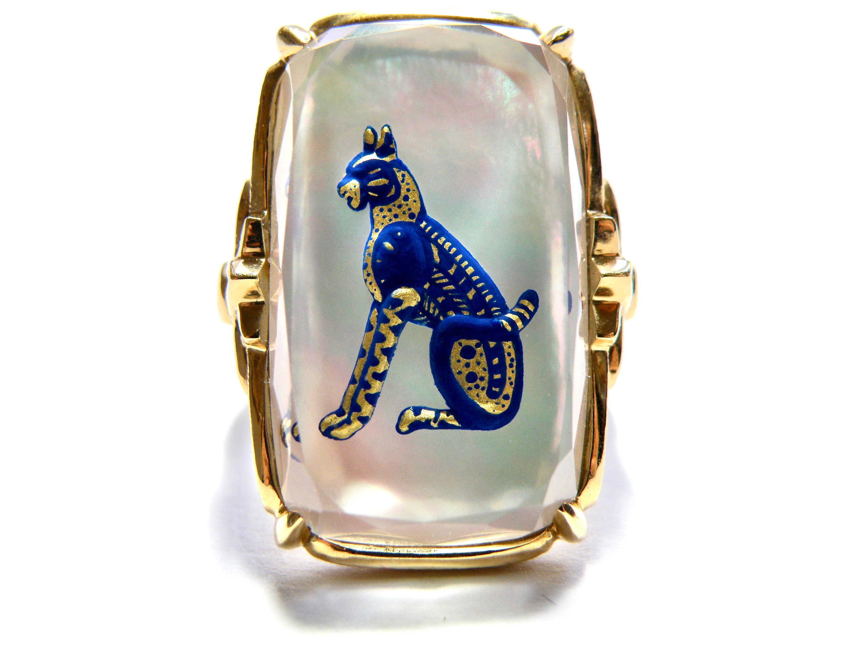 18K Hand Painted Reverse Crystal Cat Ring In New Condition For Sale In Cohasset, MA