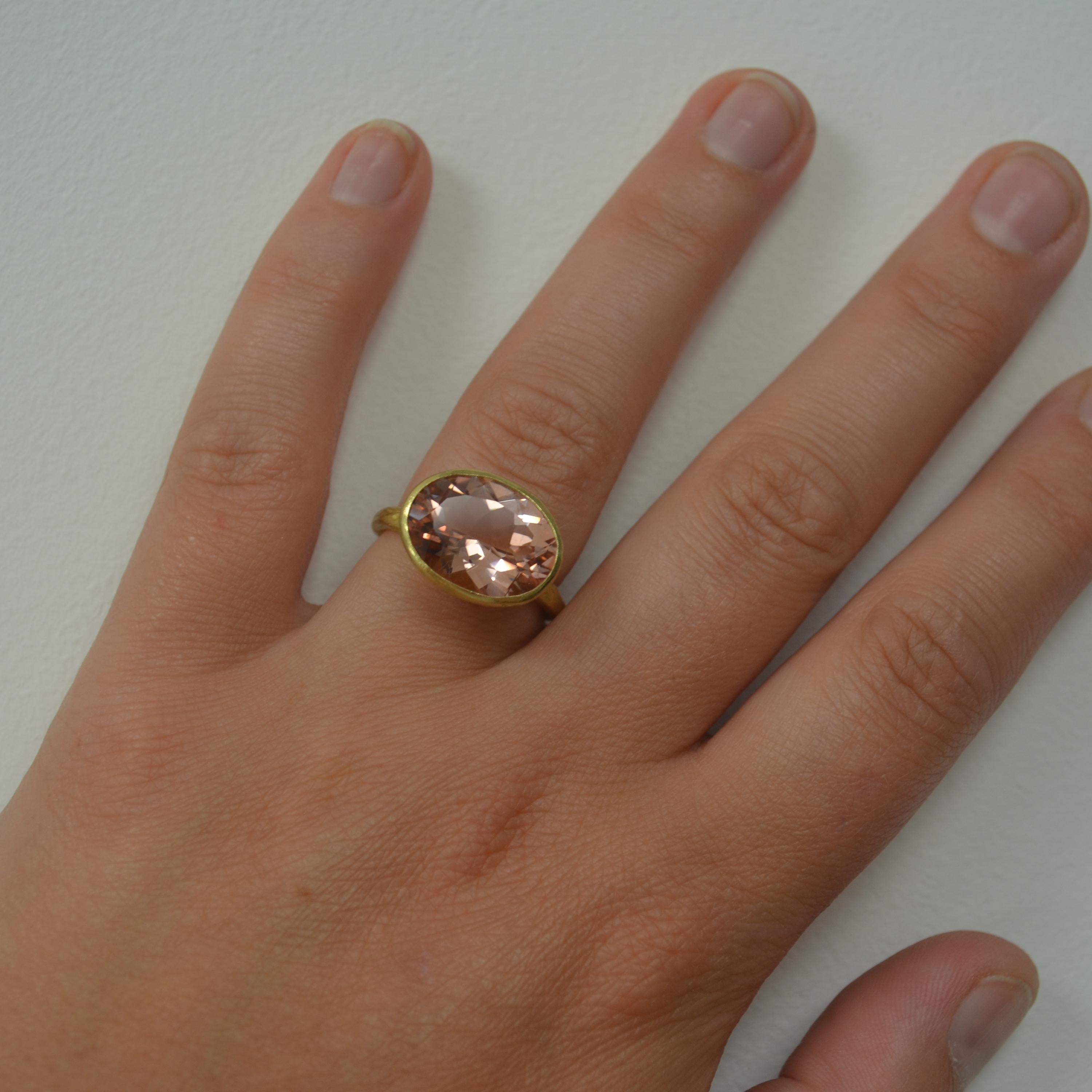 18k Handmade Gold Organic Texture Ring with 7ct Oval Morganite by Disa Allsopp In New Condition In London, GB