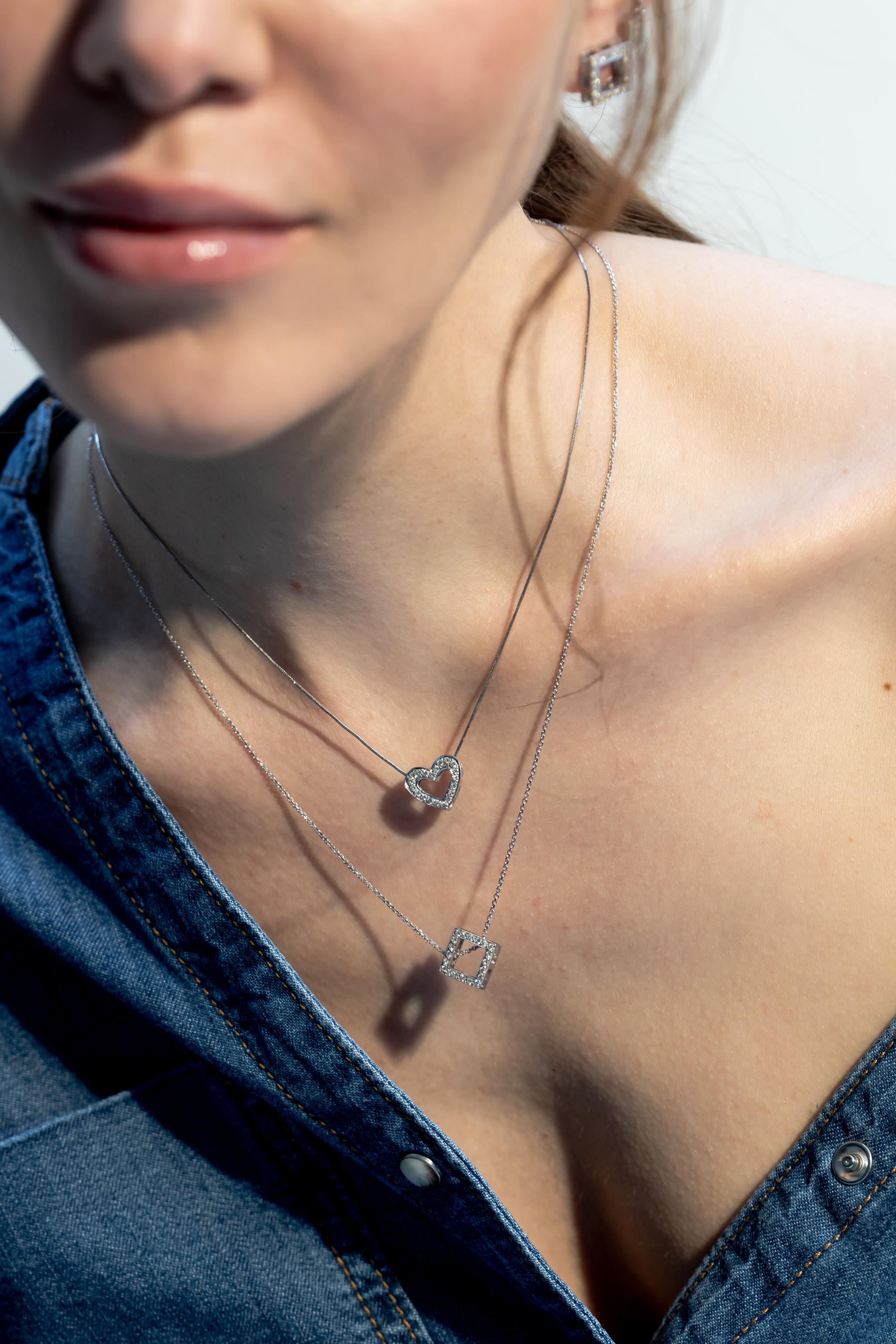 18k heart necklace with white gold and diamonds en Nuevo estado para la venta en London, GB