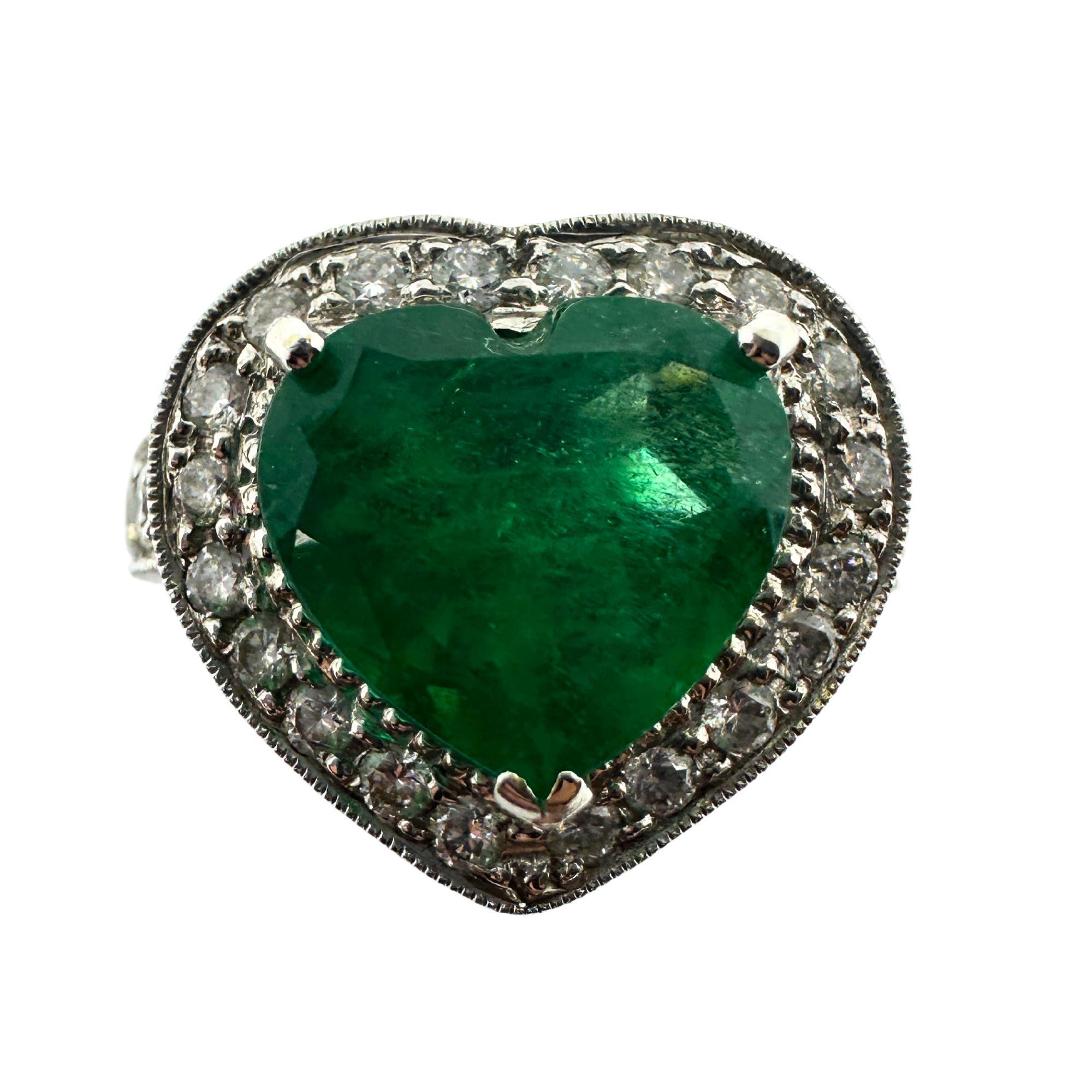 Modern 18k Heart Shaped Diamond and Emerald Ring For Sale