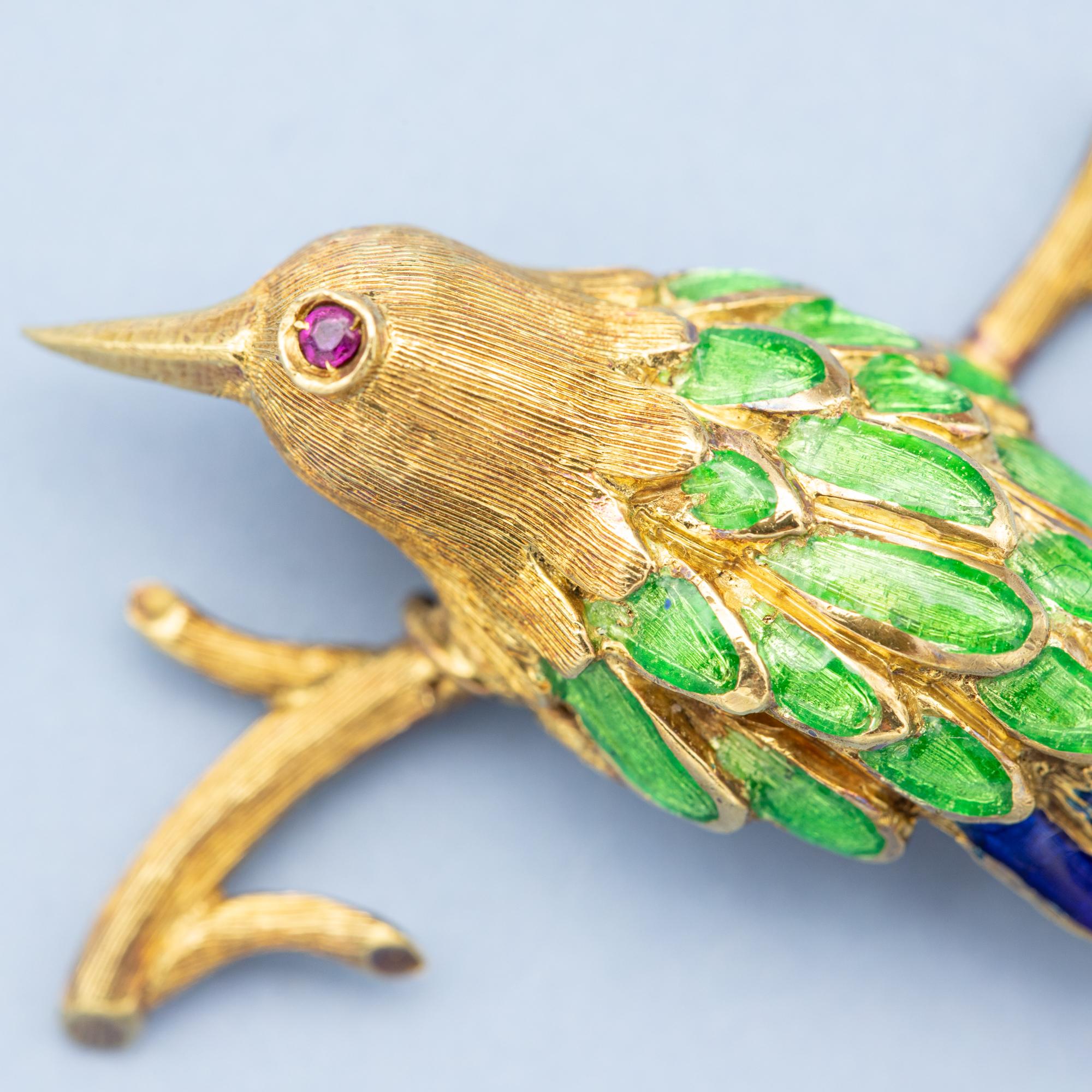 18k Heavy bird Brooch - solid 18 K yellow gold animal brooch  For Sale 4