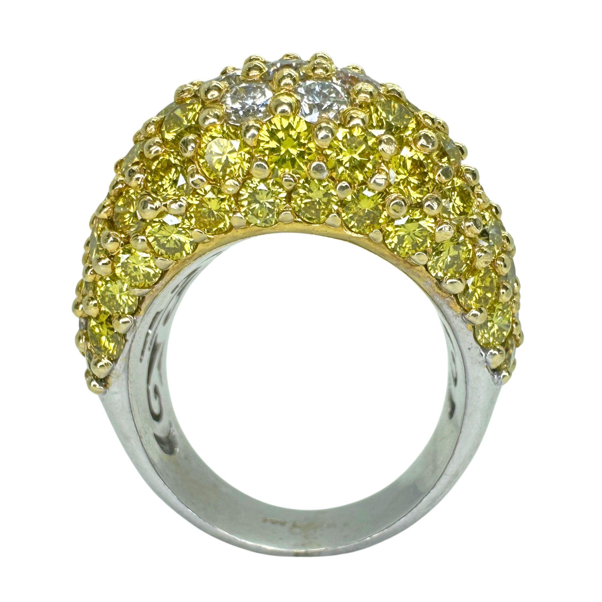 18k Heavy White and Yellow Diamond Ring In Good Condition For Sale In New York, NY