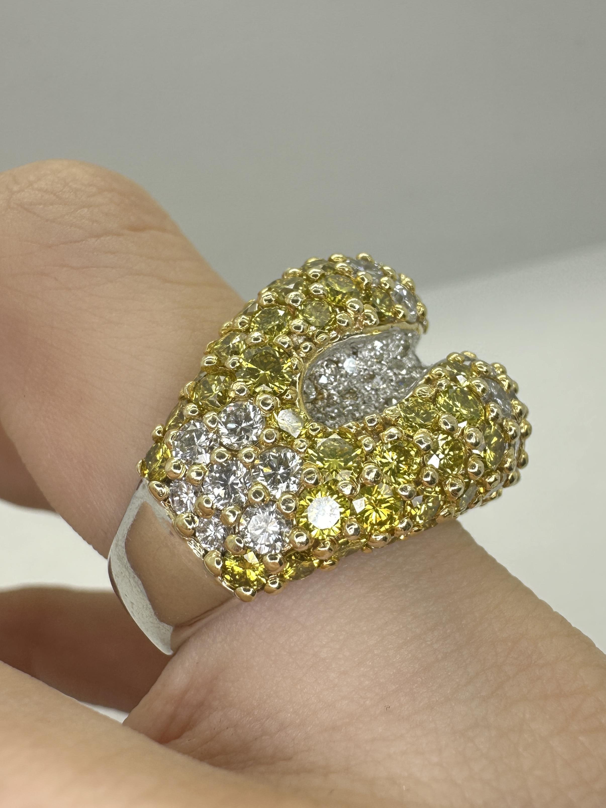 18k Heavy White and Yellow Diamond Ring For Sale 4