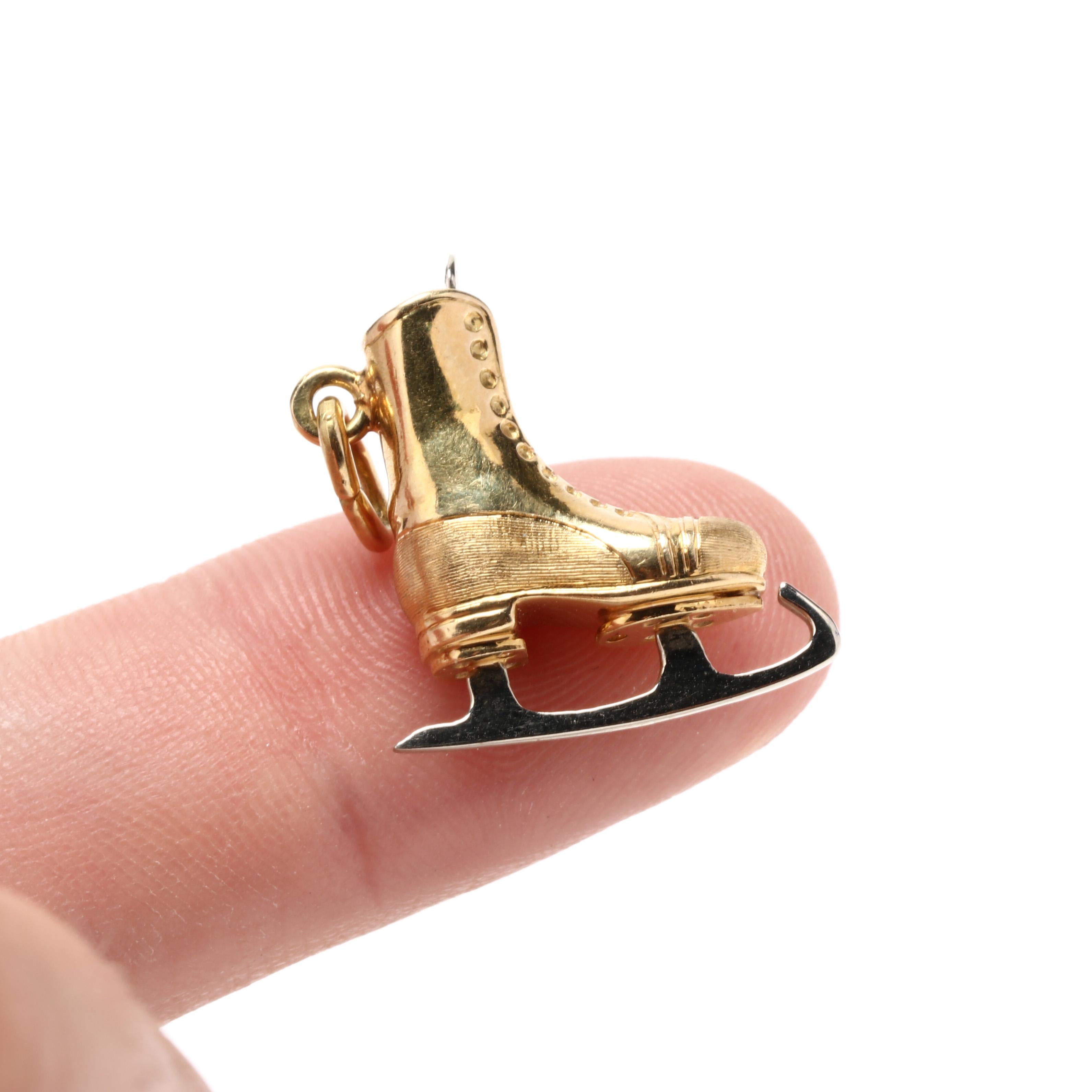 18k Ice Skate Charm In Good Condition In McLeansville, NC