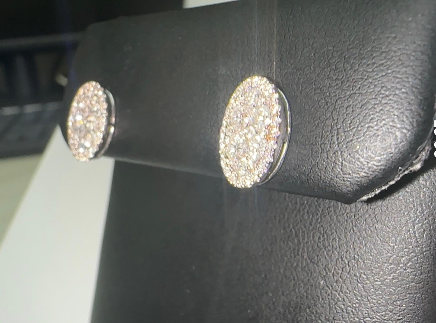 18K Illusion Oval studs' earrings with Diamond For Sale 1
