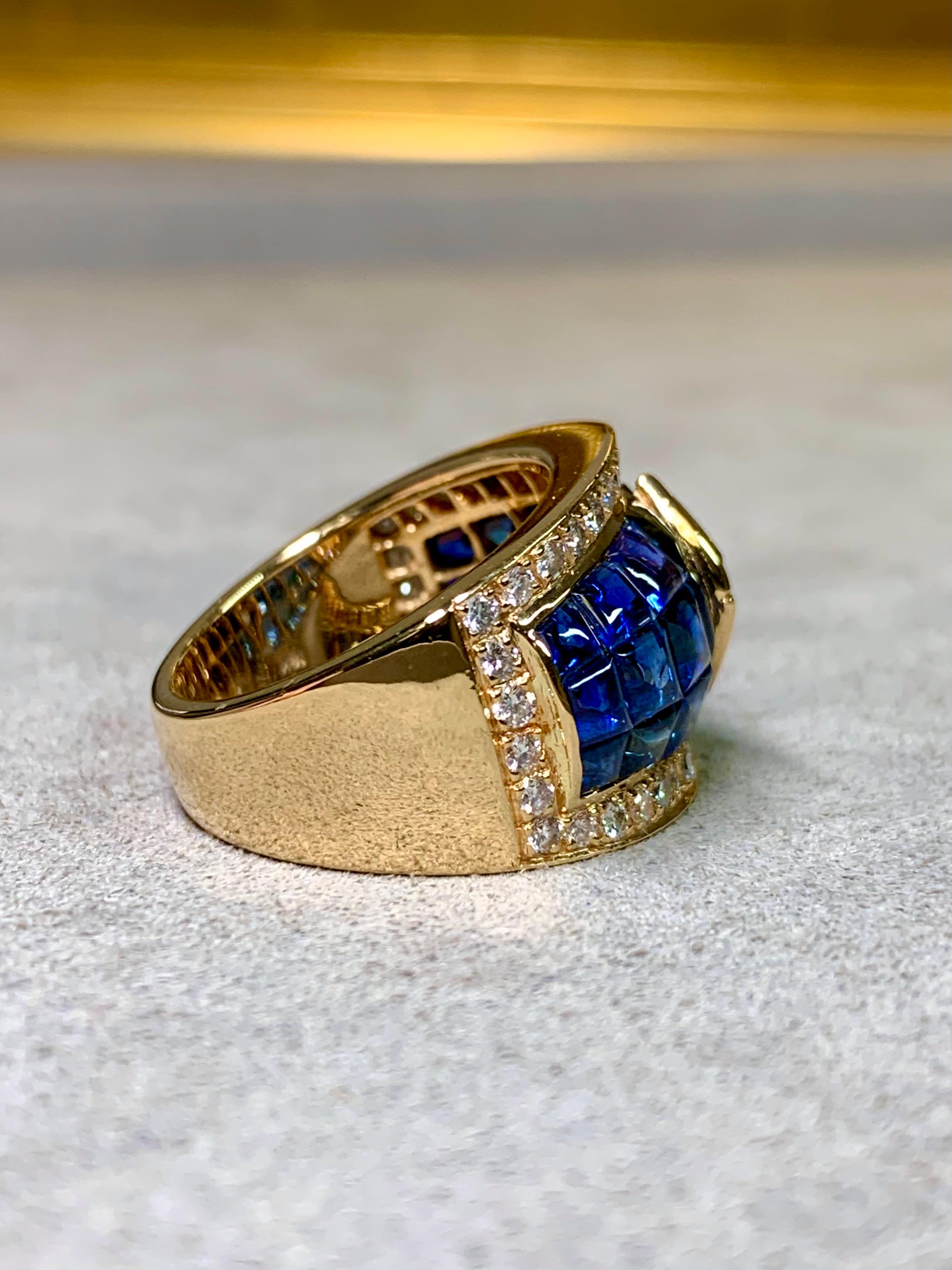 18K Invisible Set Buff Top Sapphire Trilliant Round Diamond Wide Cocktail Ring (Zeitgenössisch) im Angebot