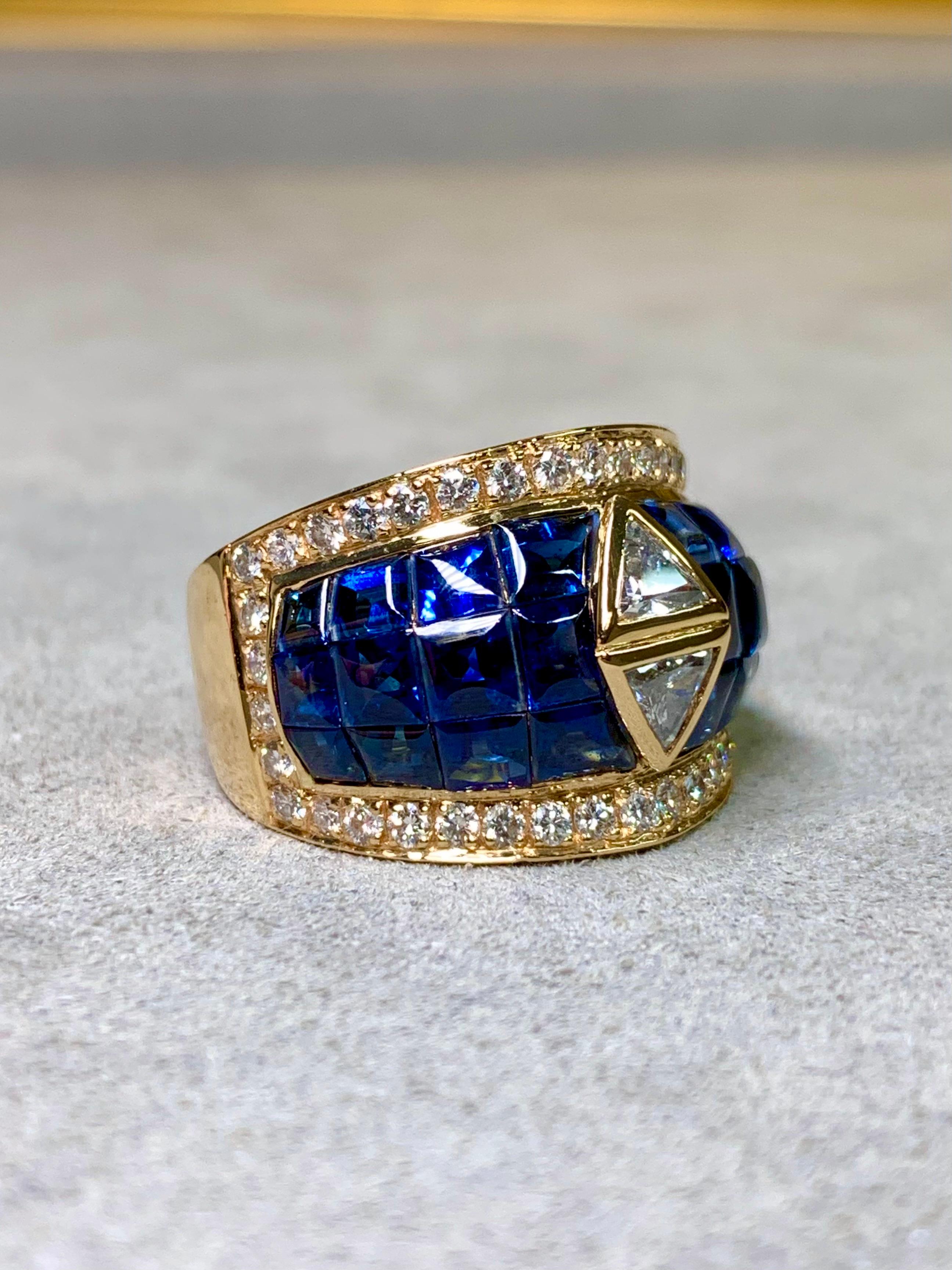 18K Invisible Set Buff Top Sapphire Trilliant Round Diamond Wide Cocktail Ring (Trillionschliff) im Angebot
