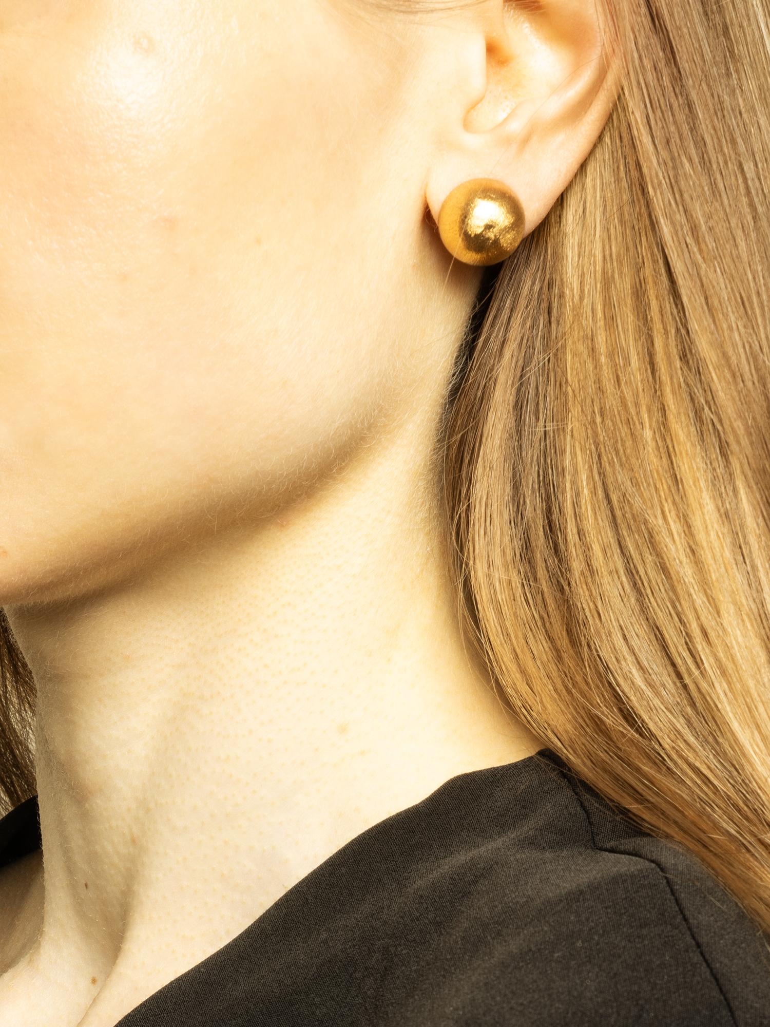 18k Italian Gold clip-on Earrings by Unoarre For Sale 3