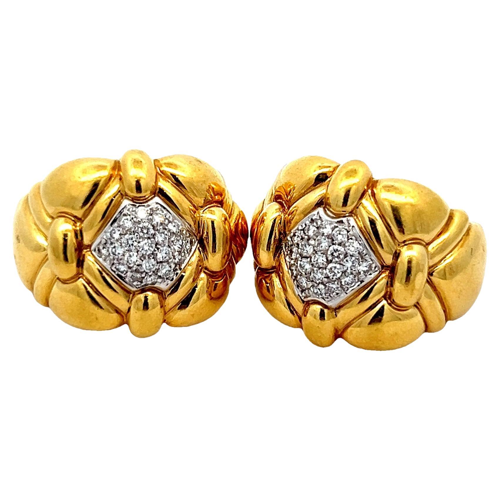 Orecchini a soffietto in oro italiano 18 carati con pavé di diamanti, Atelier D
Angelo, anni 
90 in vendita