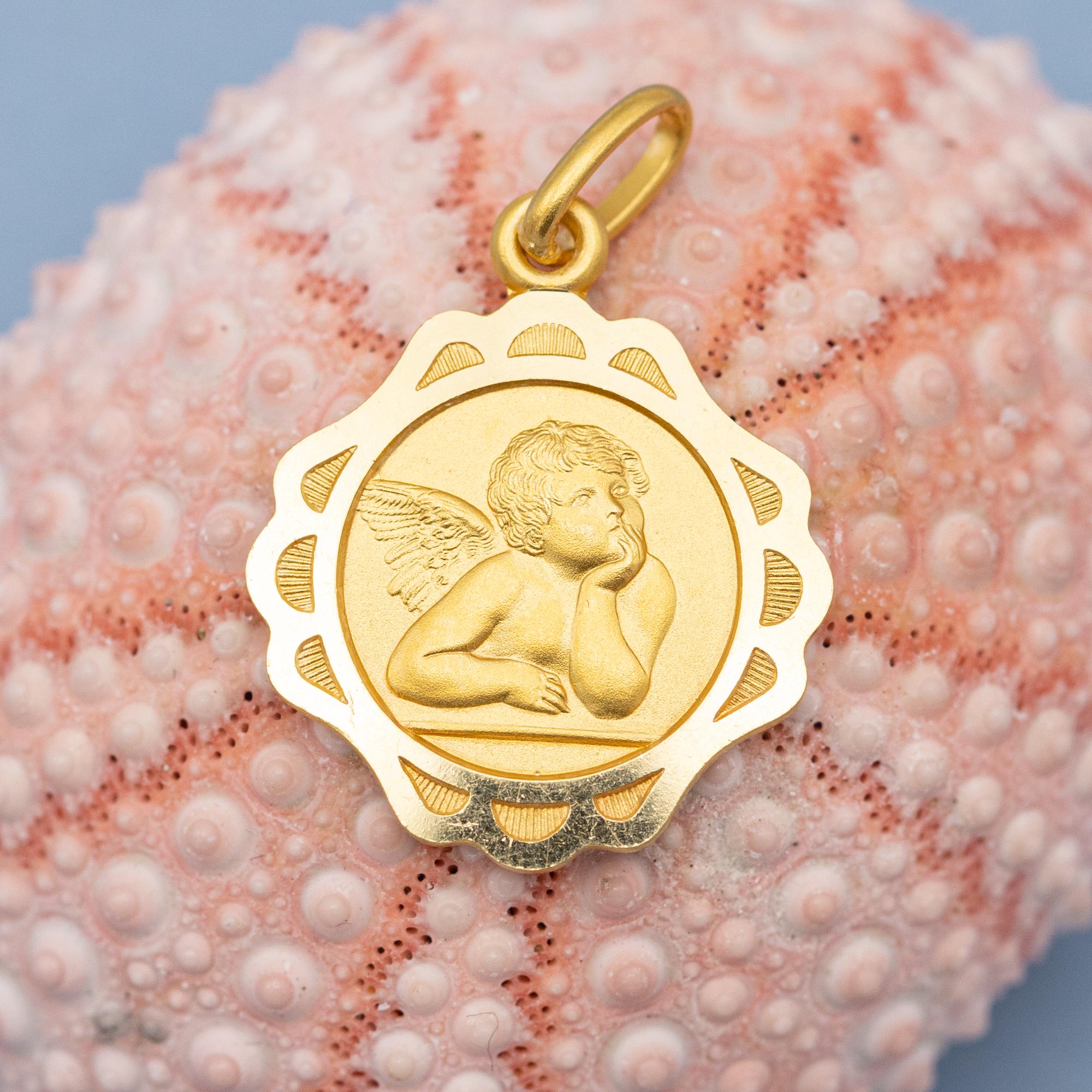 18k Italian Vintage cherub charm pendant - Angel medallion - solid yellow gold 1