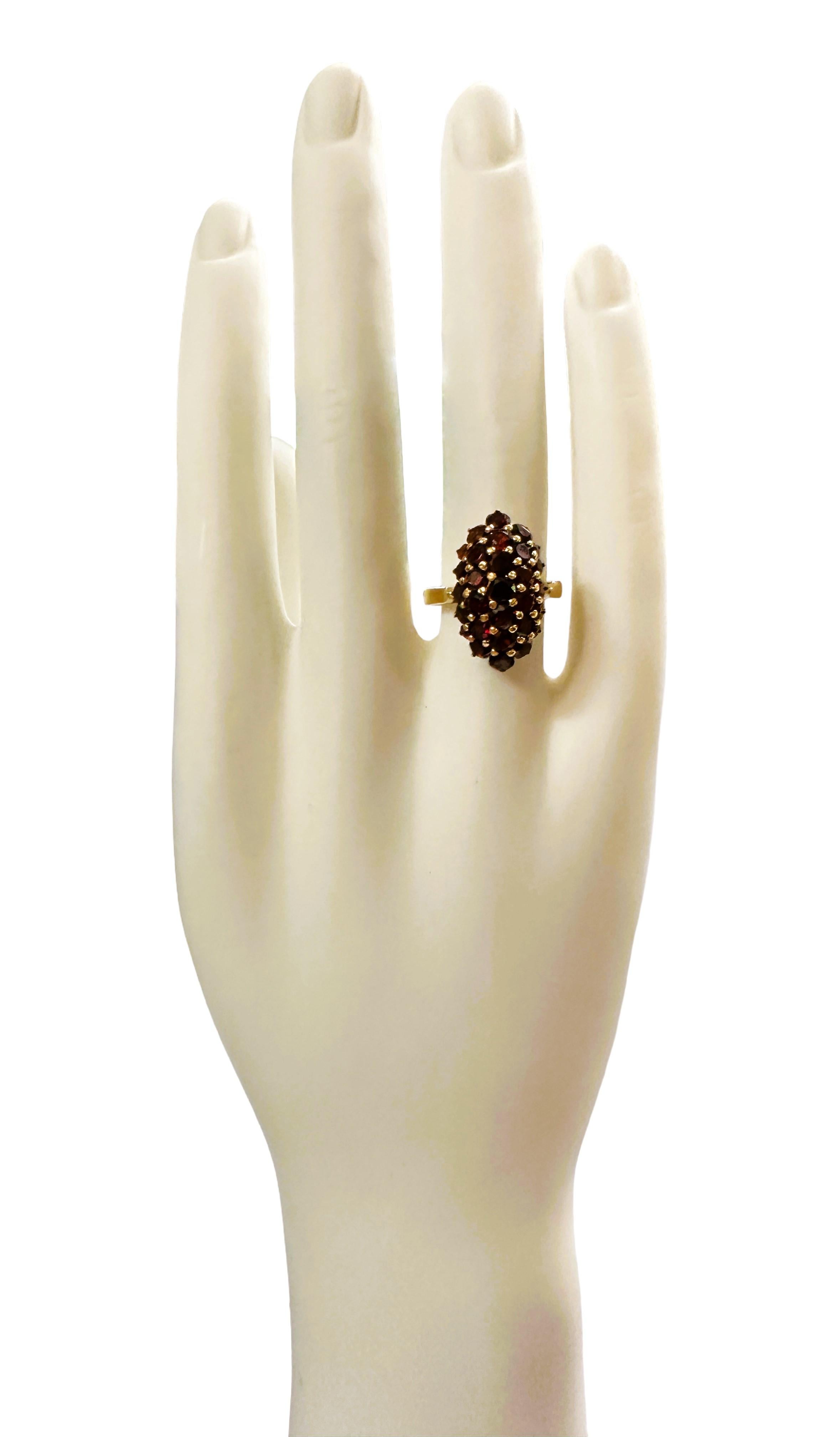 18 Karat Italienisches Gelbgold  Vintage Marquis Shaped Dome Granat Ring mit Schätzung (Art nouveau)