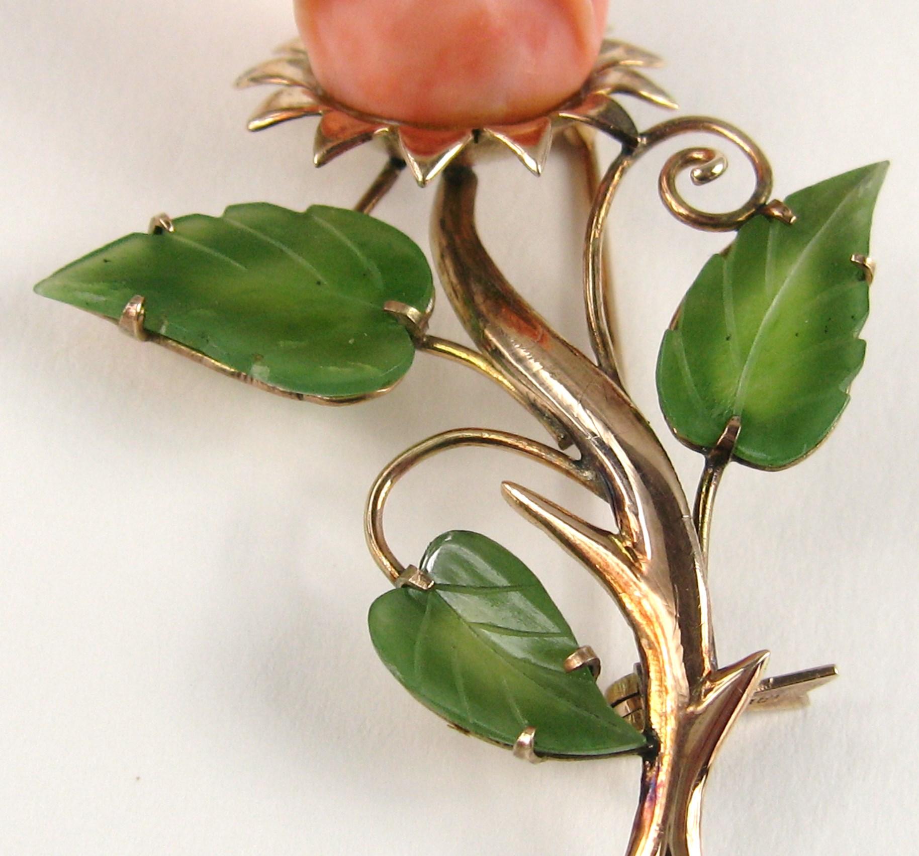 18 Karat Gold Coral and Jade Rose Floral Pin Brooch In Good Condition For Sale In Wallkill, NY