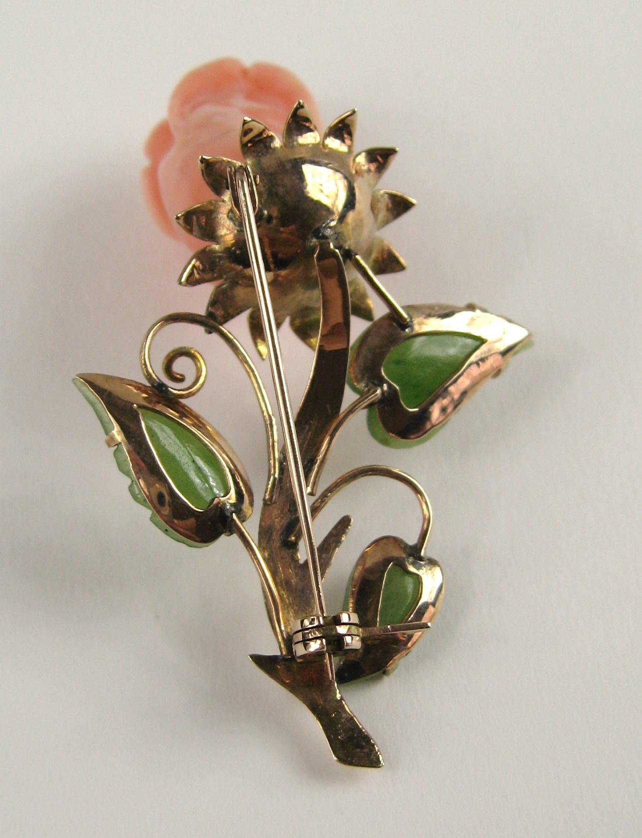 18 Karat Gold Coral and Jade Rose Floral Pin Brooch For Sale 1