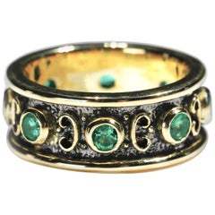 18k Karat Yellow Gold 0.55 Carat Round Cut Emerald Full Band Ring US Size 7