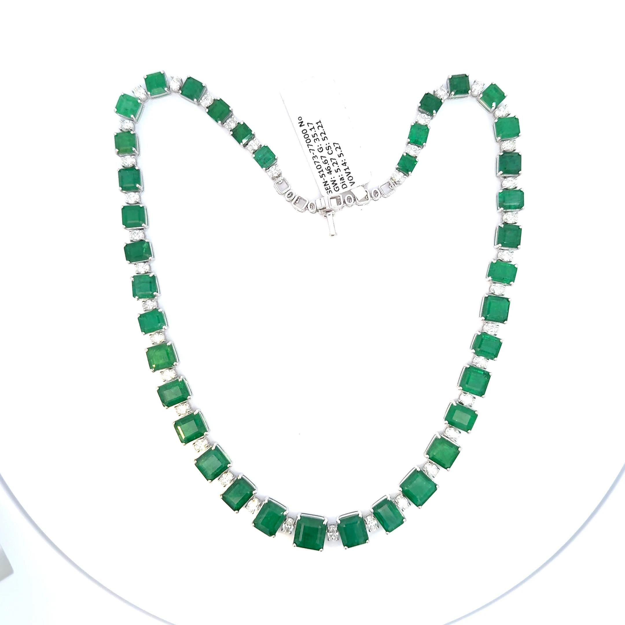 Collier d'émeraudes et de diamants pour dames 18K Neuf - En vente à LA, CA