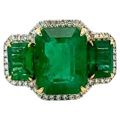 Bague pour femmes 18 carats avec émeraude et diamants