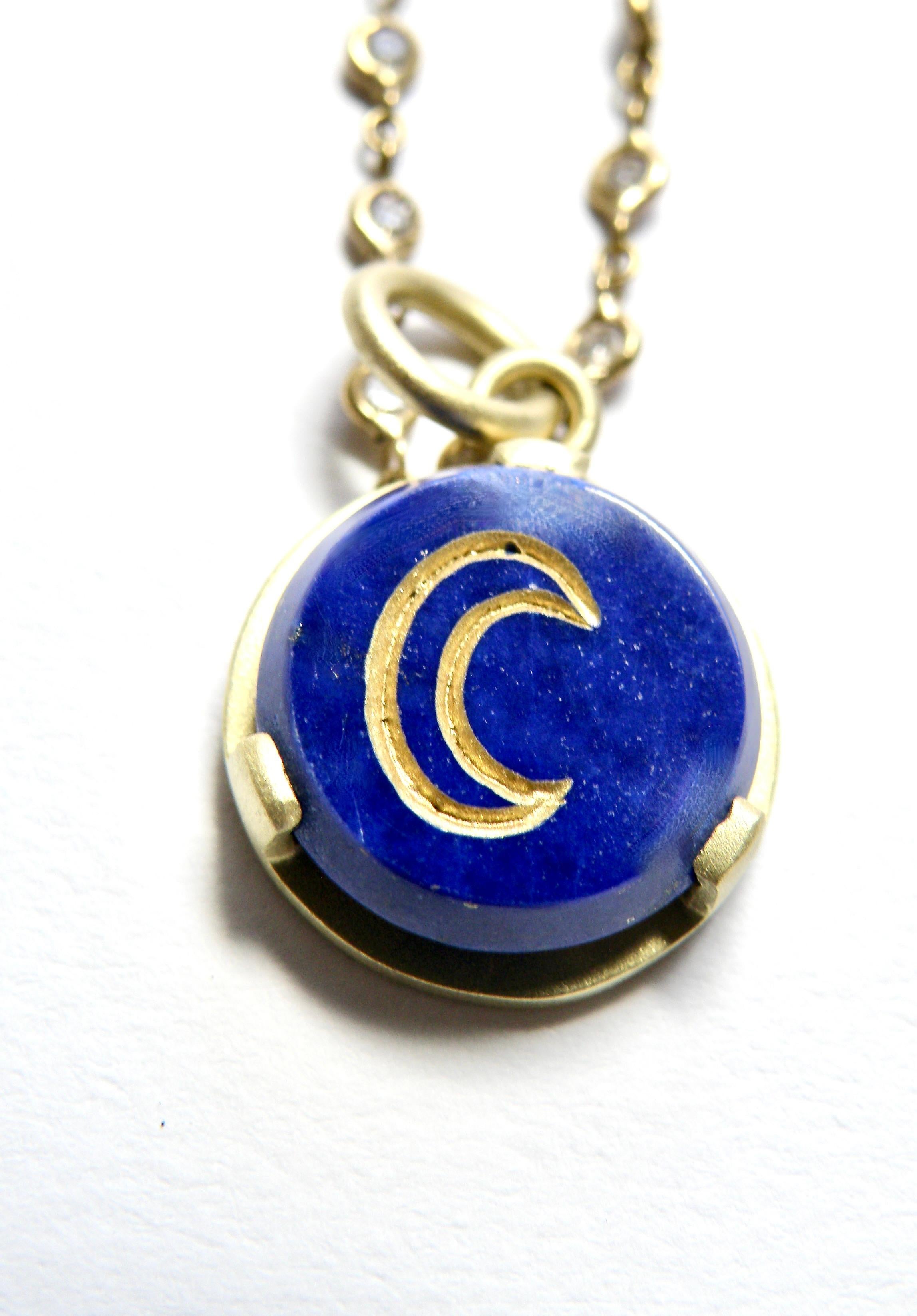 18K Lapis Cressent Moon Pendant In New Condition For Sale In Cohasset, MA