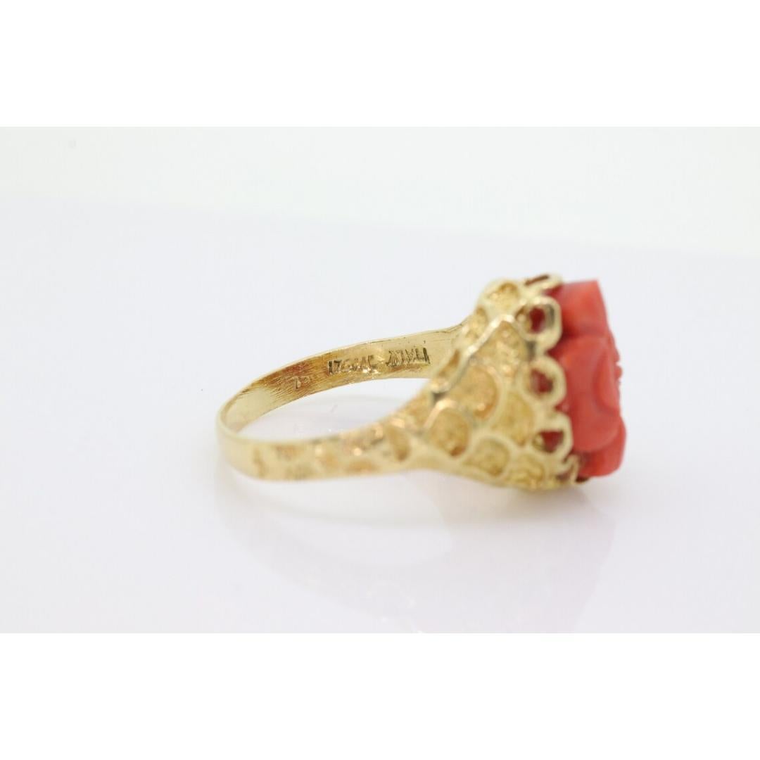 Grande bague orange sculptée en or 18 carats. Bague fantaisie en or 18 carats avec texture de fleurs en corail. Bon état - En vente à Port Charlotte, FL