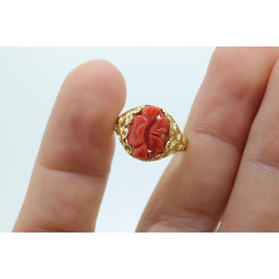 Grande bague orange sculptée en or 18 carats. Bague fantaisie en or 18 carats avec texture de fleurs en corail. en vente 3