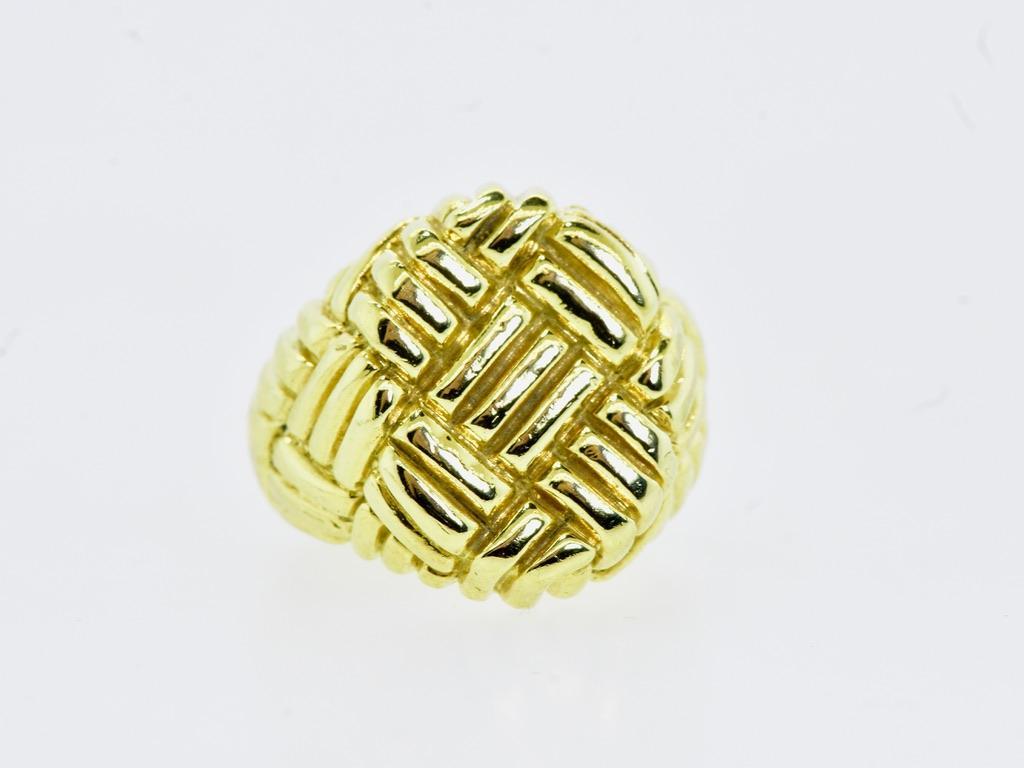 Anello d'oro 18 carati con motivo a trama complessa Vintage By in vendita 1