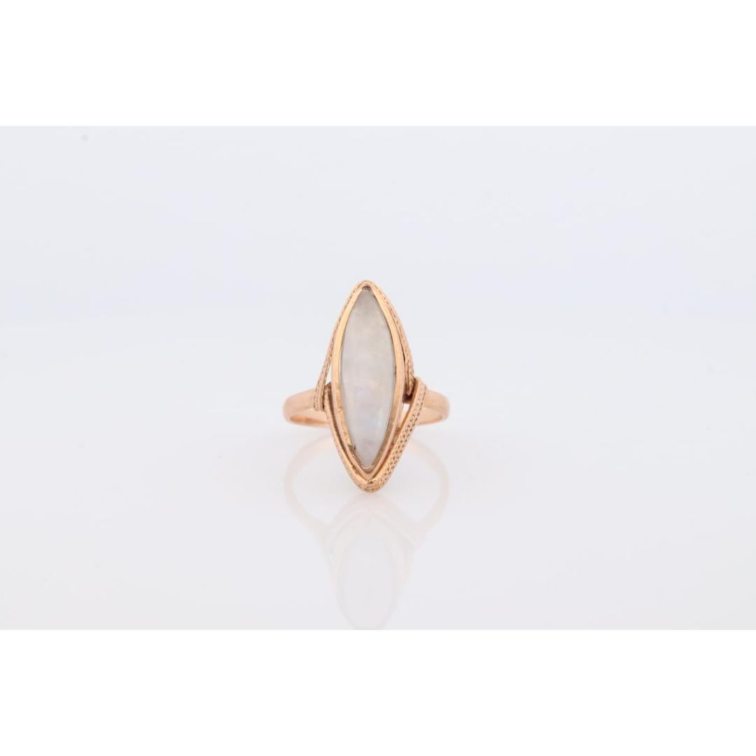 18k Large MOONSTONE ring. 18k Gold Marquise Navette Moonstone ring For Sale 1