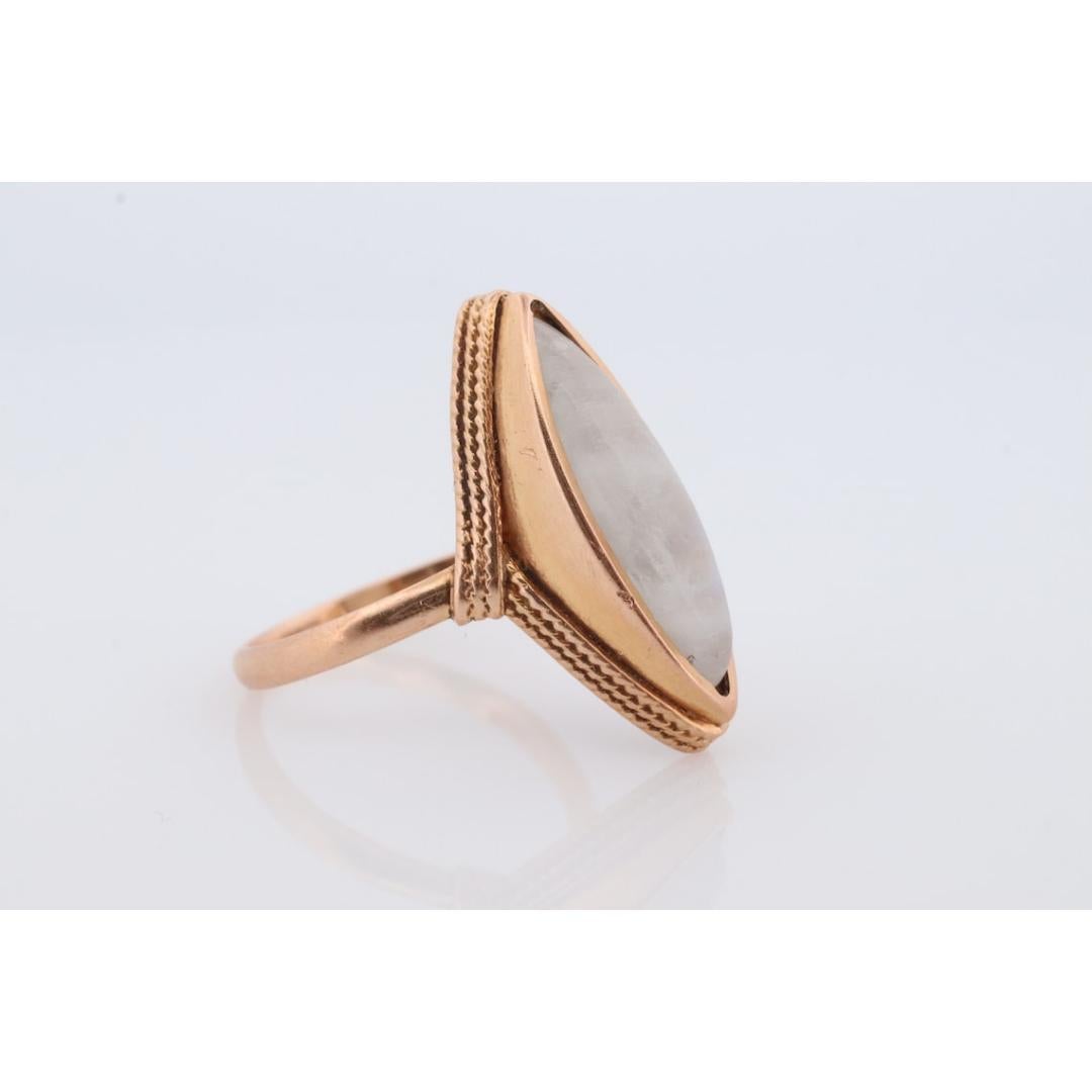 18k Large MOONSTONE ring. 18k Gold Marquise Navette Moonstone ring For Sale 3