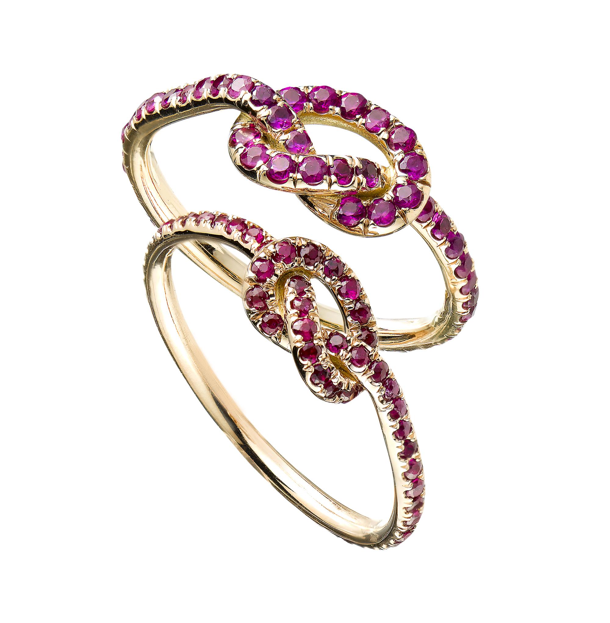 18 Karat Large Pink Sapphire Love Knot Ring In New Condition For Sale In New York, NY