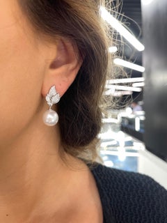 Orecchini pendenti con diamanti e perle 18k Leaf Dangle