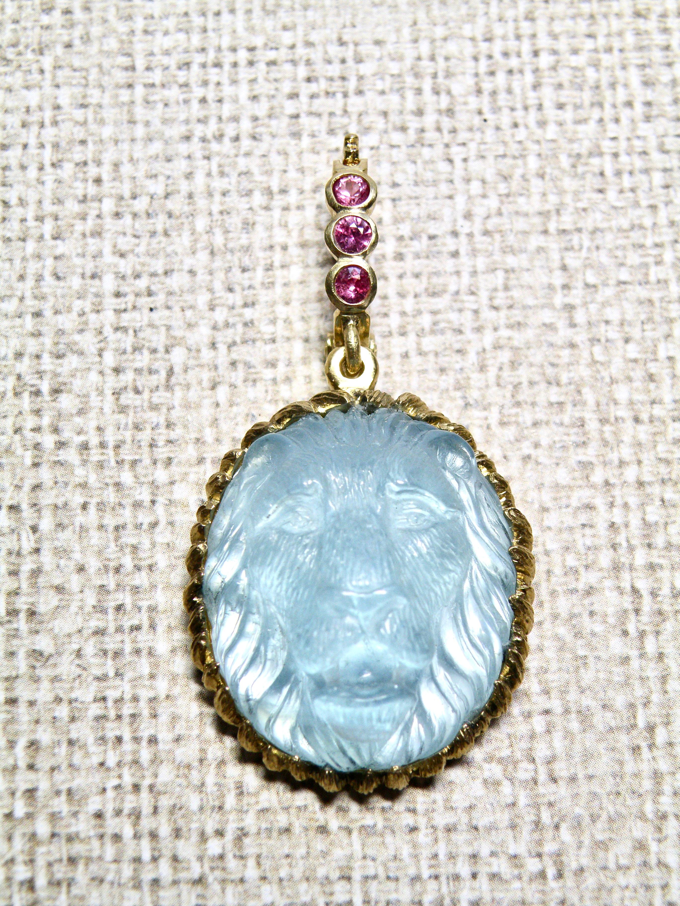 18K beautiful hand carved aquamarine lion head pendant by master Idar Oberstien with detachable sapphire bail