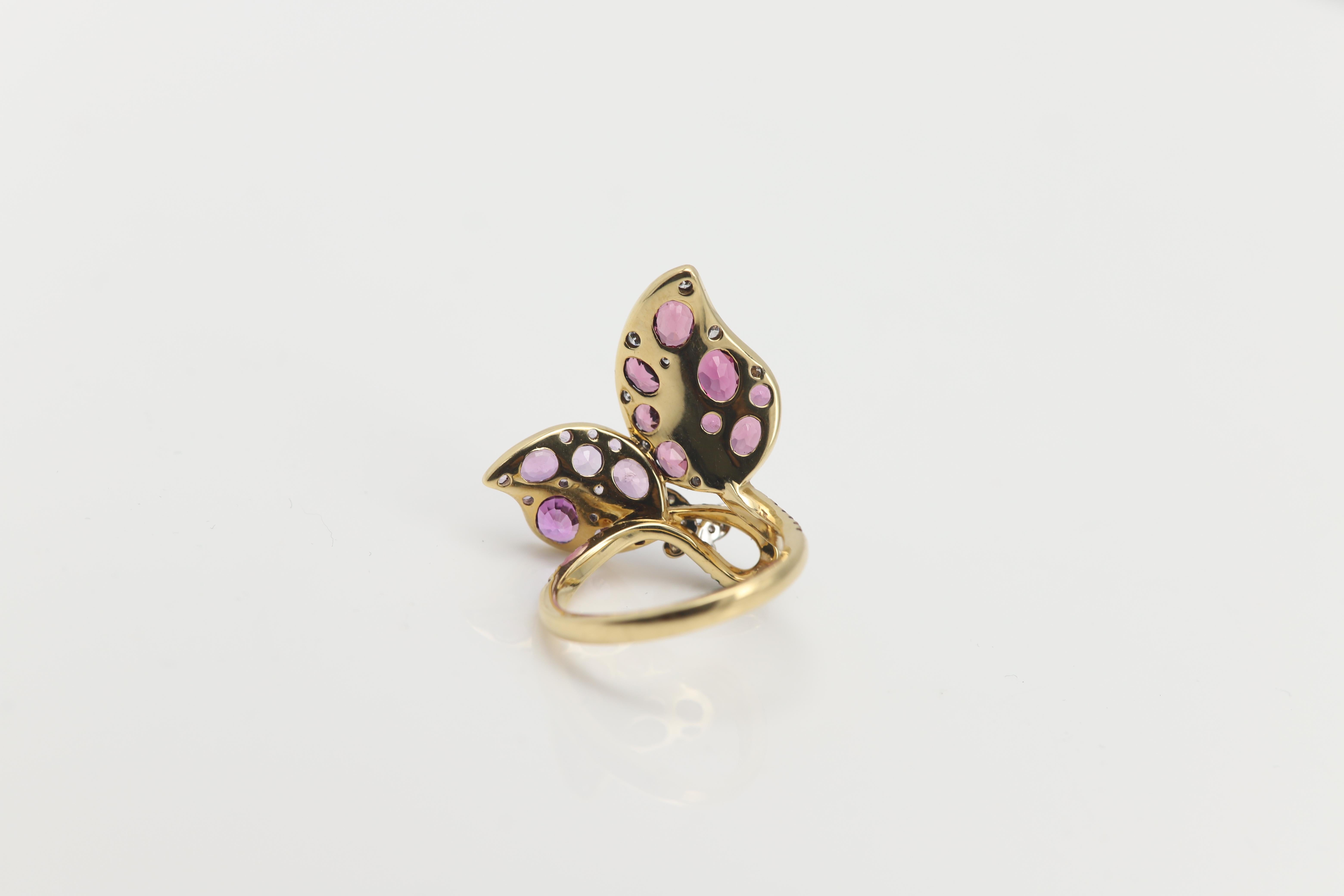 18k Lovely Flower leaf Ring saphir naturel rhodolite tsavorite diamants massif en vente 5