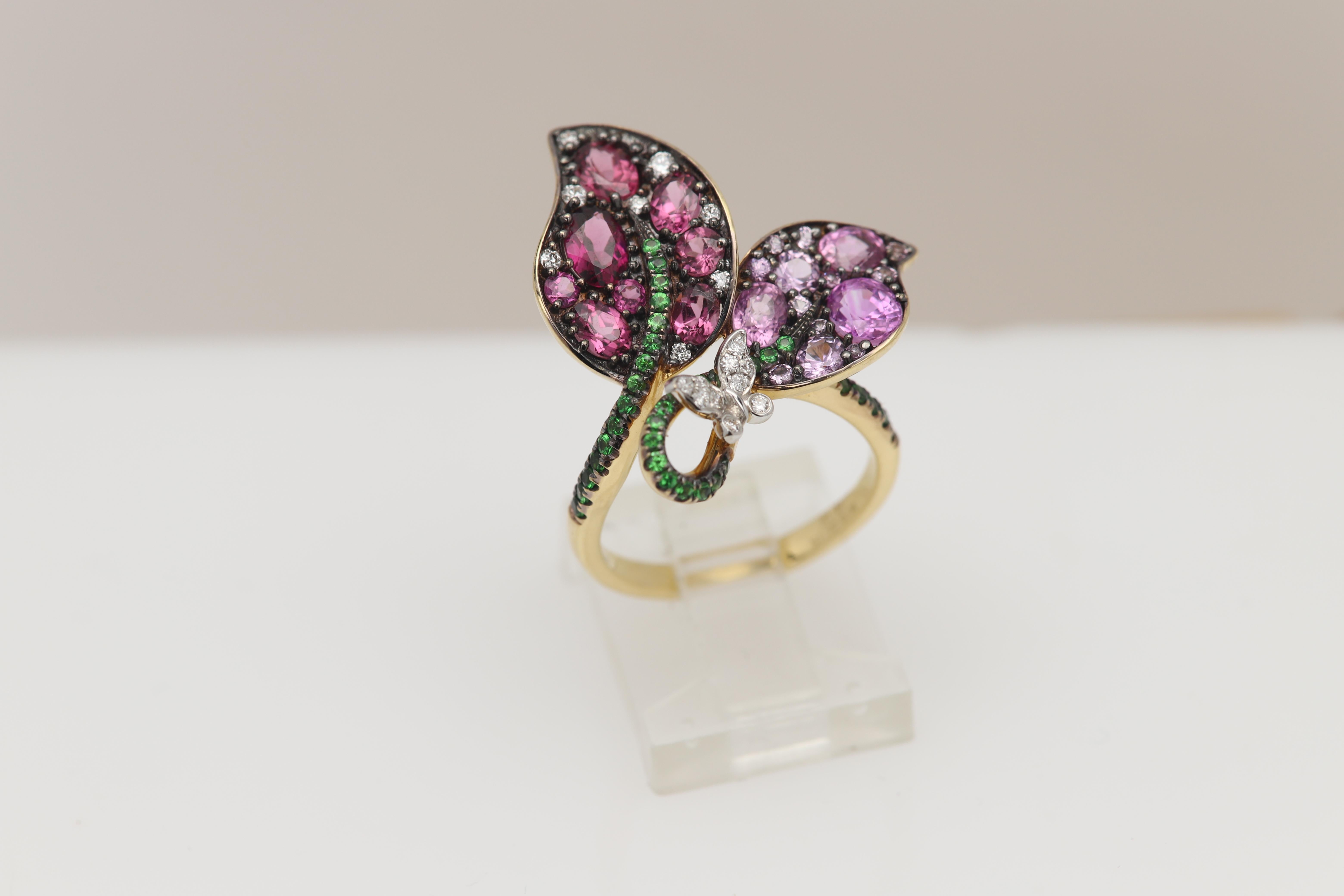 18k Lovely Flower leaf Ring saphir naturel rhodolite tsavorite diamants massif en vente 1