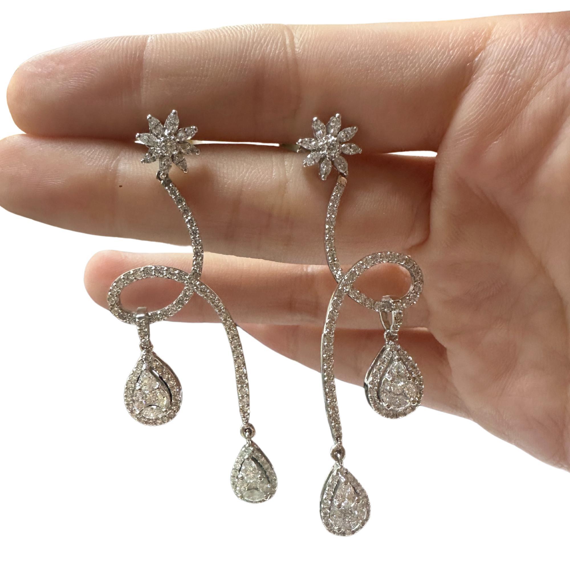 18k Marquise and Pear Cut Diamond Earrings In Good Condition For Sale In New York, NY
