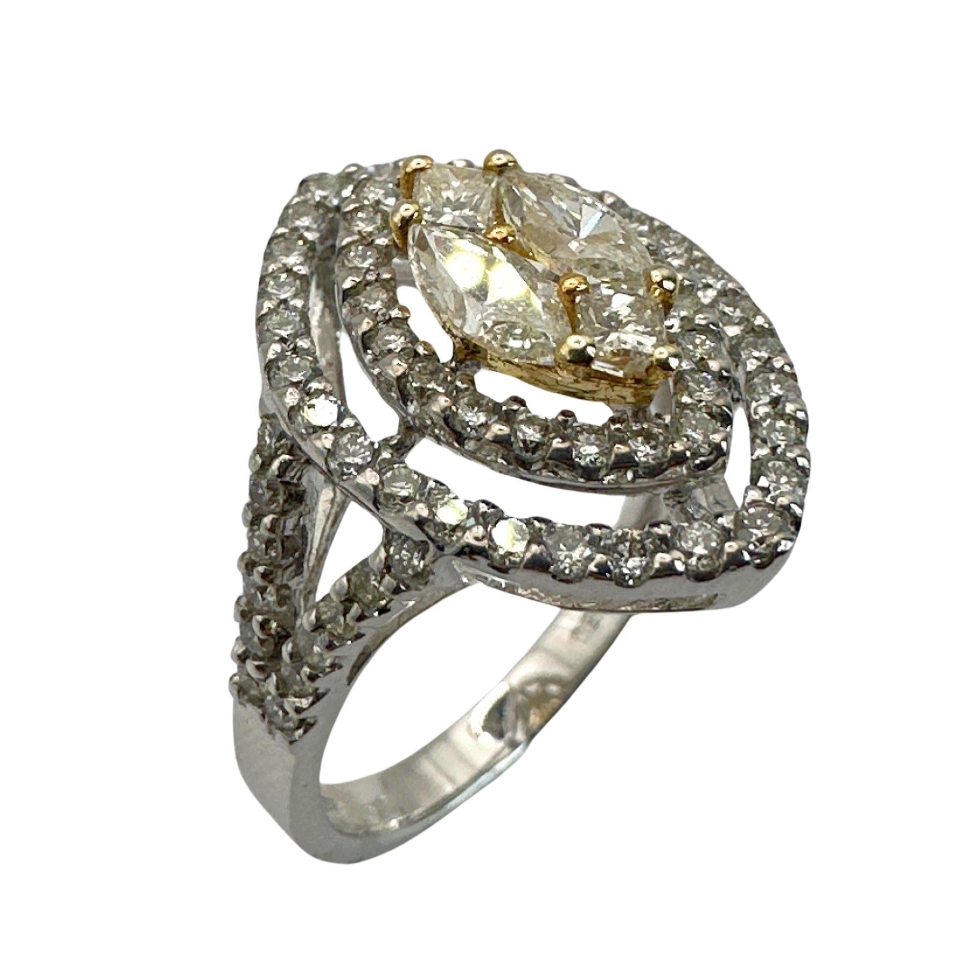18k Marquise and Princess Cut Diamond Ring For Sale 1