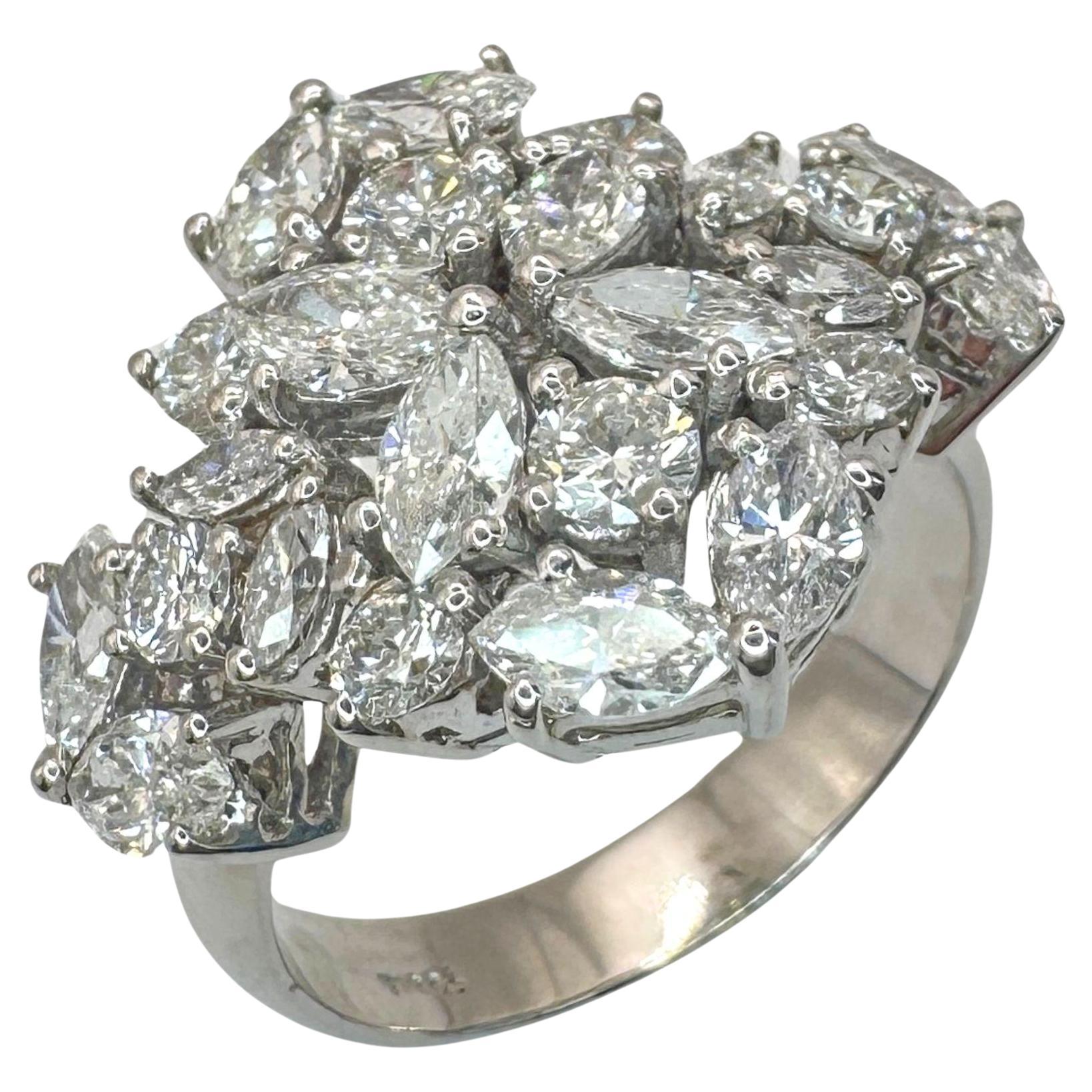 18k Marquise Cut Diamond Ring For Sale
