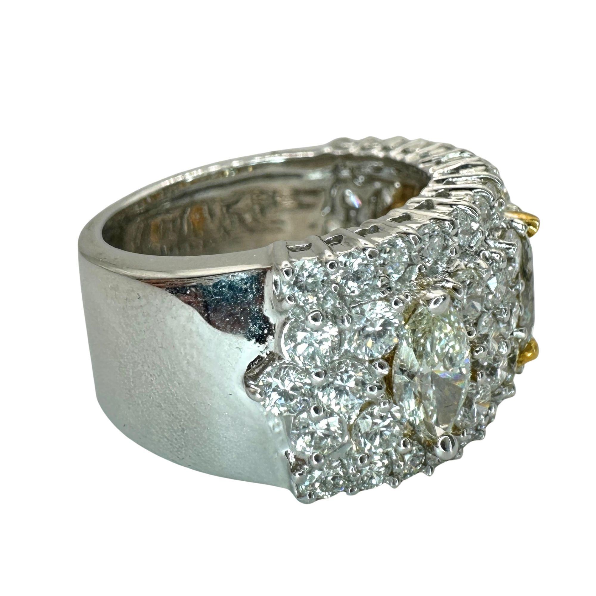 Bague jonc large 18 carats avec diamants taille marquise en vente 2