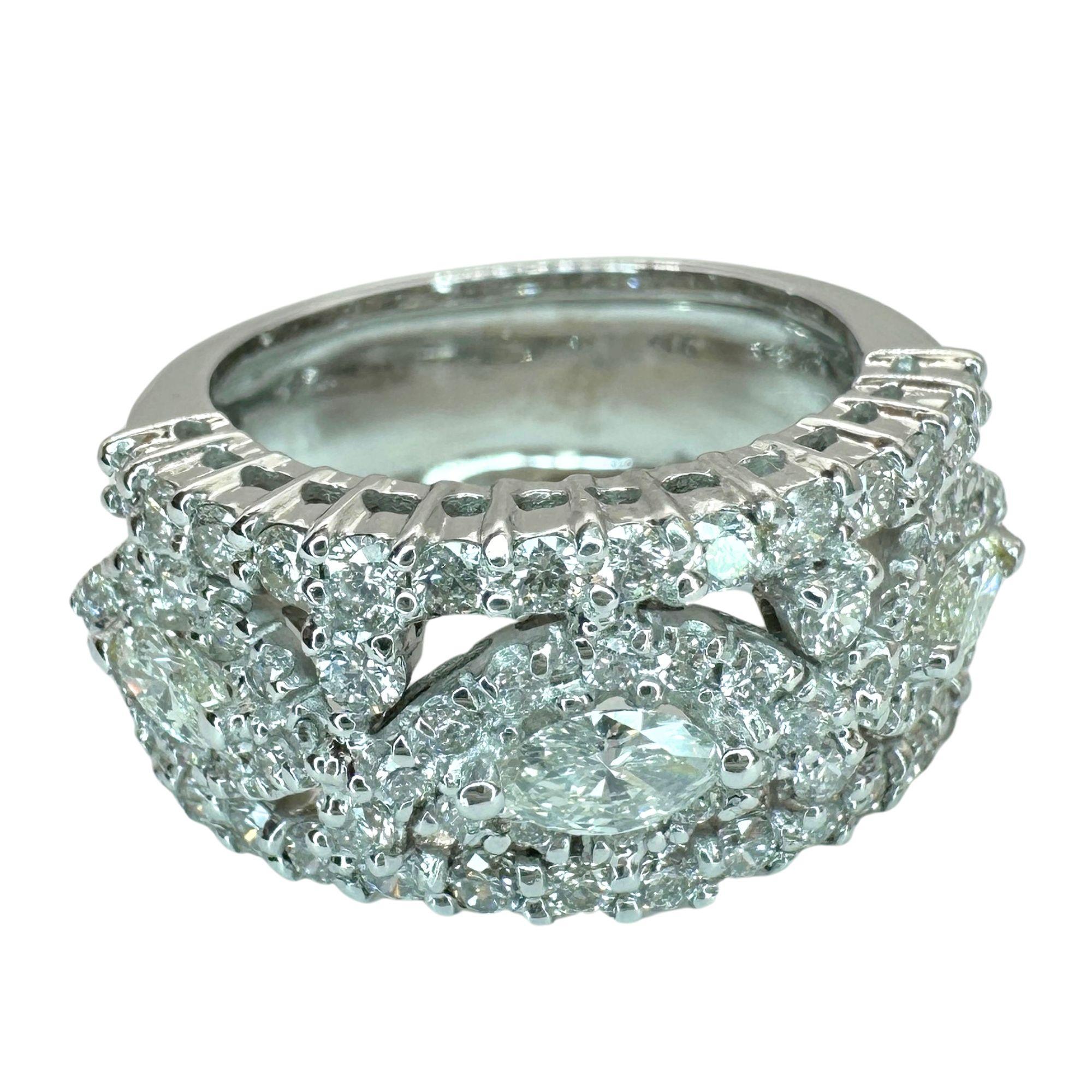 18k Marquise Cut Wide Band Diamond Ring In Good Condition For Sale In New York, NY