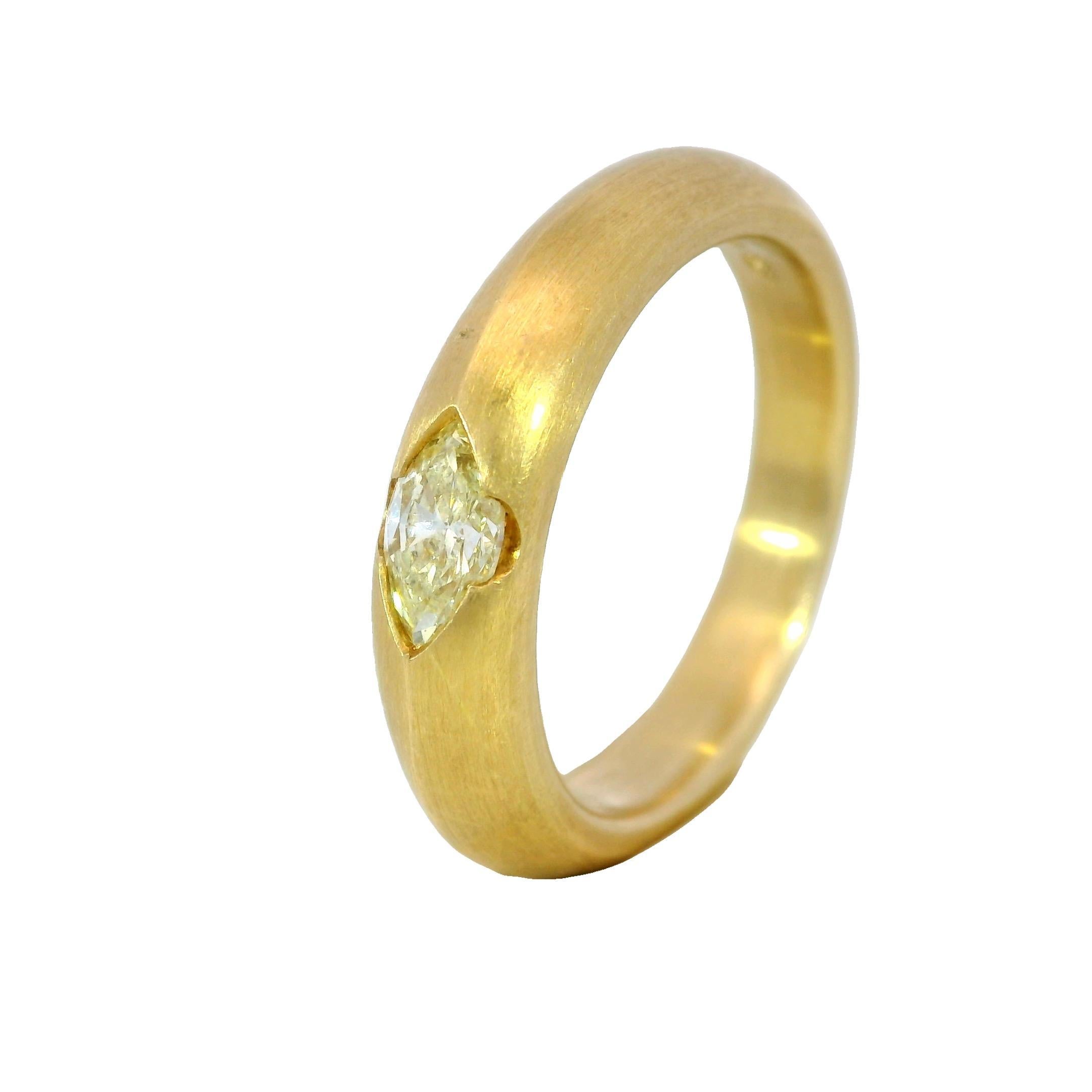 Anello Marquise Diamond Band Stacker in oro giallo 18K ~.33ctw in vendita 1