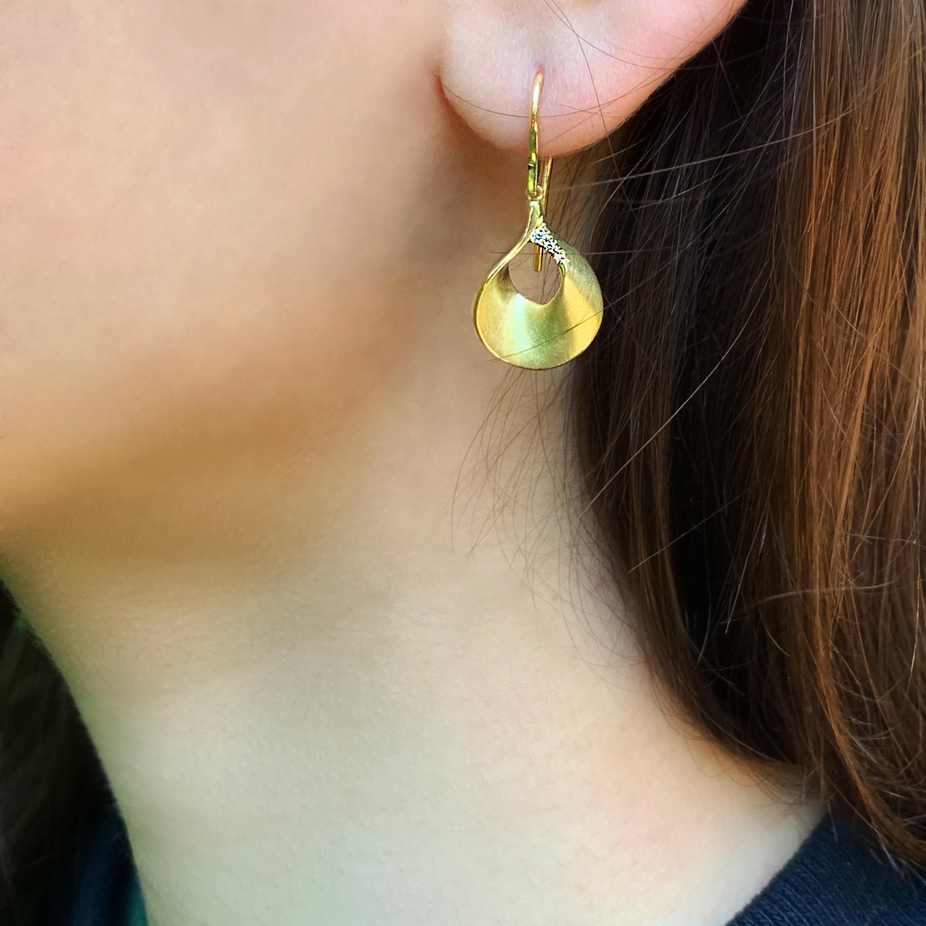 18 Karat Matte-Finished Yellow Gold Diamond Drop Earrings 2