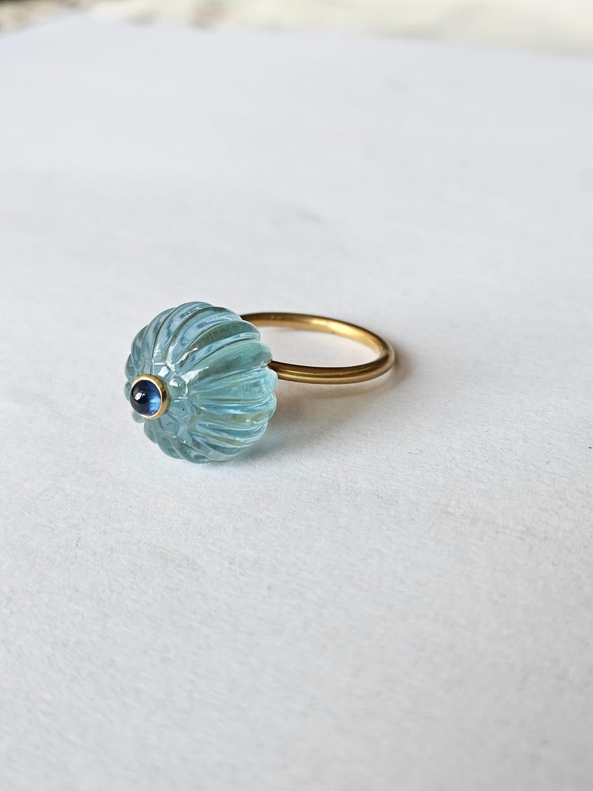 Bead 18K Matte Gold 23.59 carat carved Aquamarine Melon & Blue Sapphire Cocktail Ring For Sale