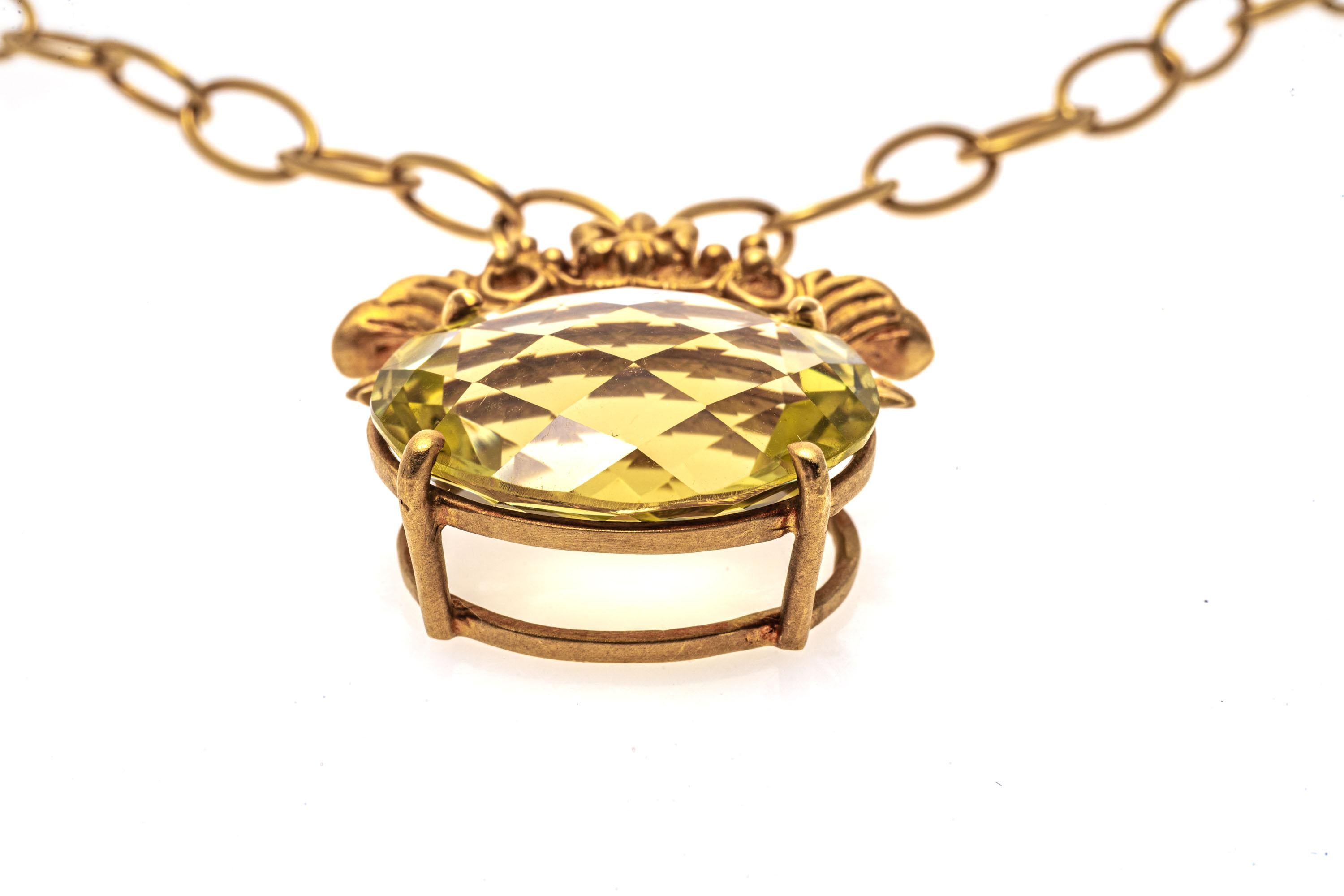 Taille ovale Chaîne en or jaune mat 18 carats avec pendentif couronne en citrine 14 carats, environ 12,36 carats en vente